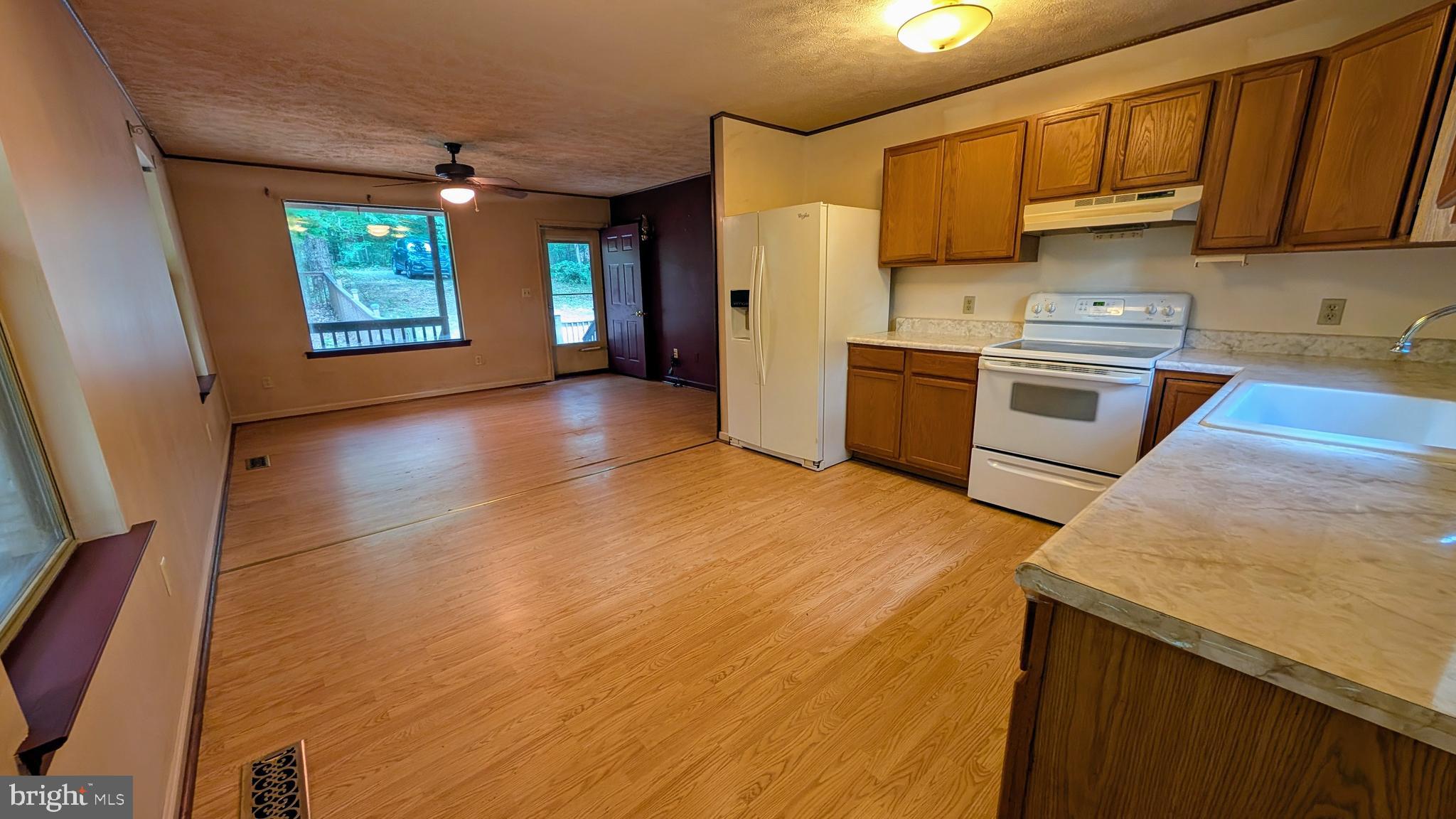 LAUREL MOUNTAIN - Residential