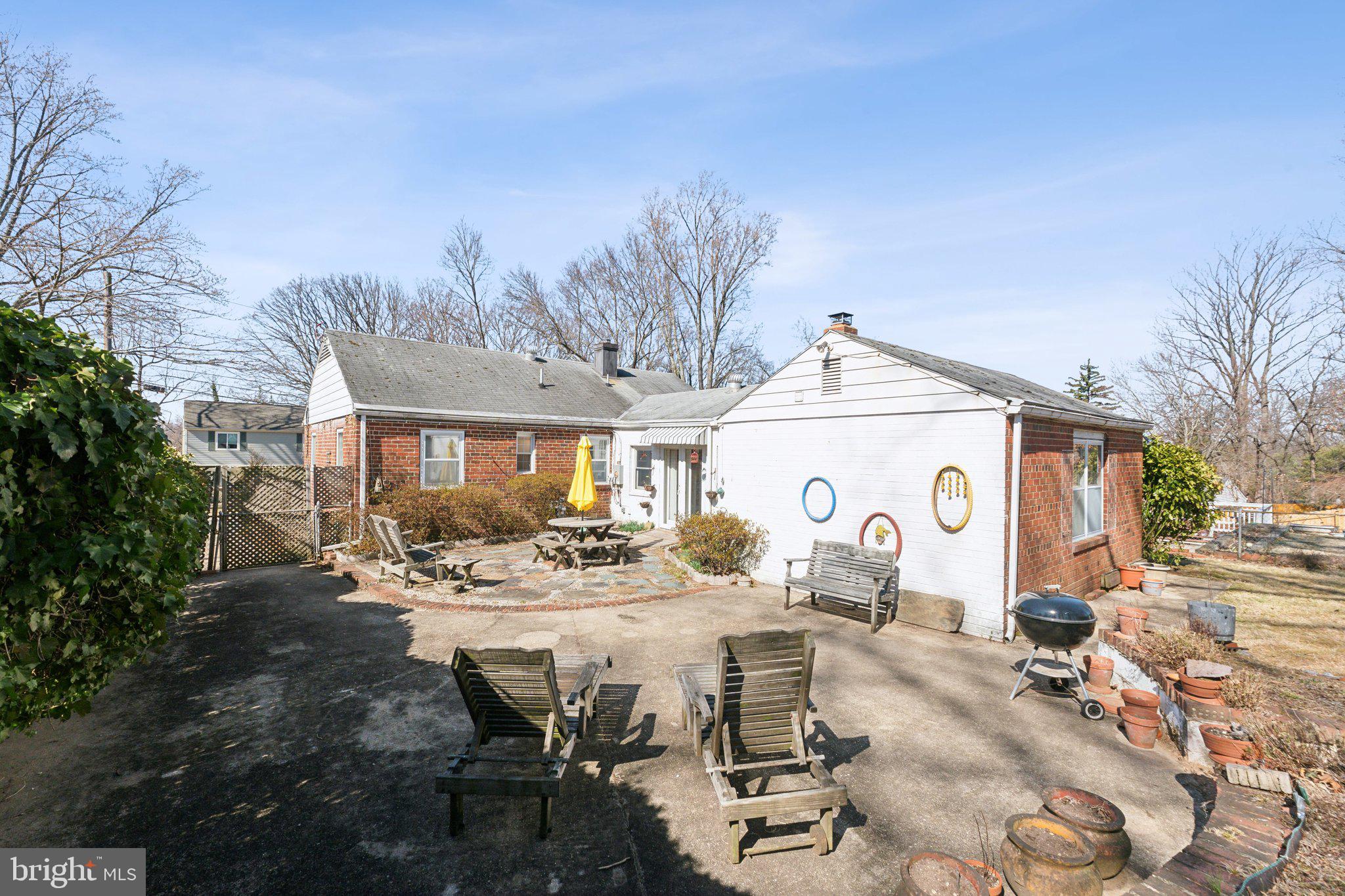 CONNECTICUT GARDENS - Residential