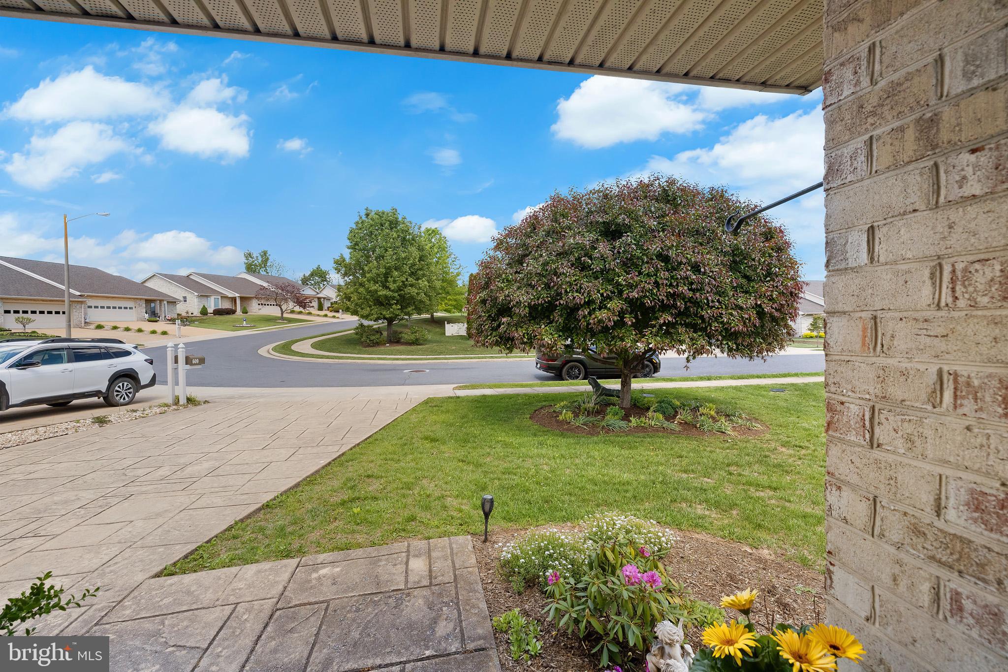 FALCON PLACE - Residential