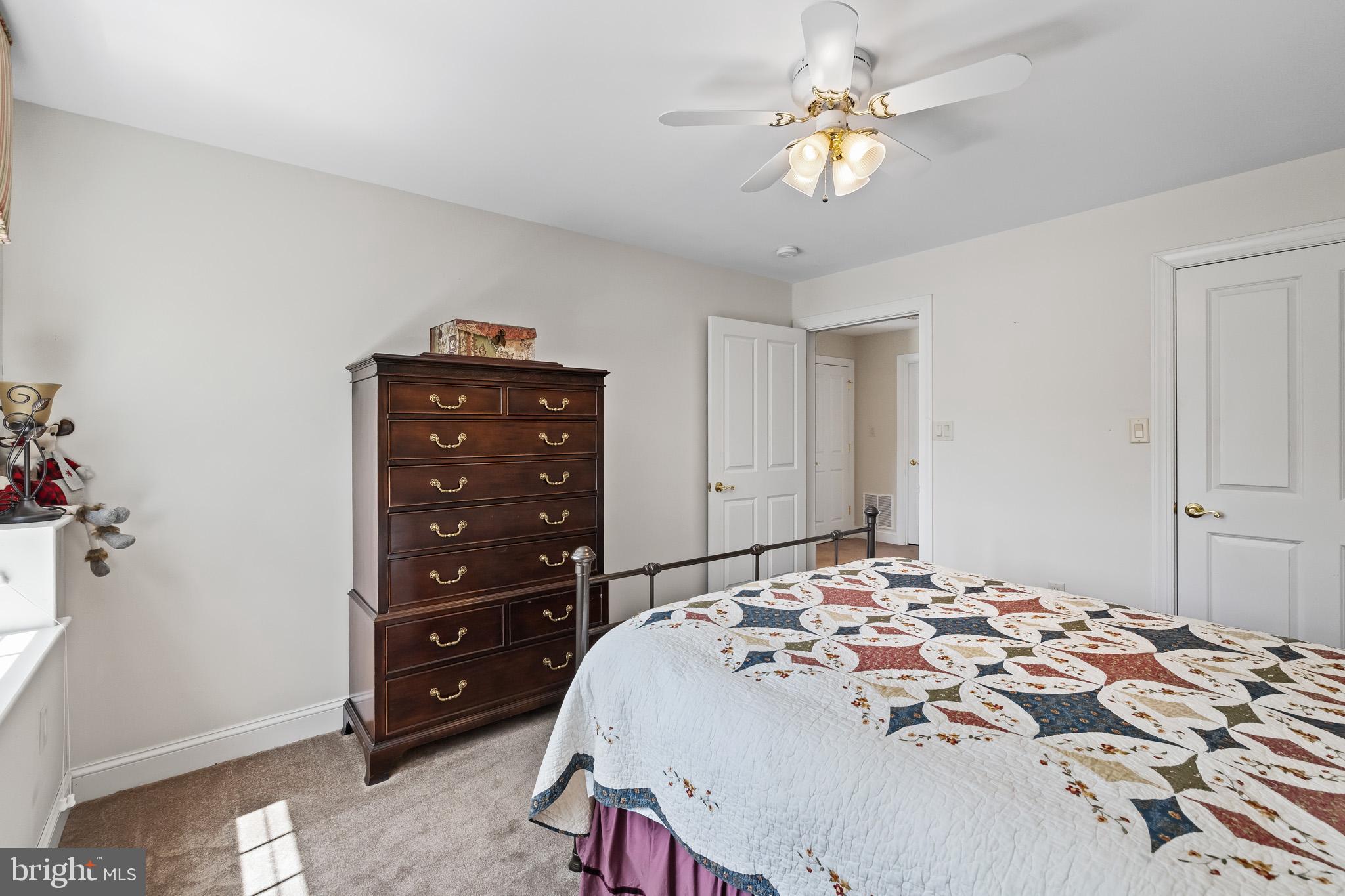 FALCON PLACE - Residential