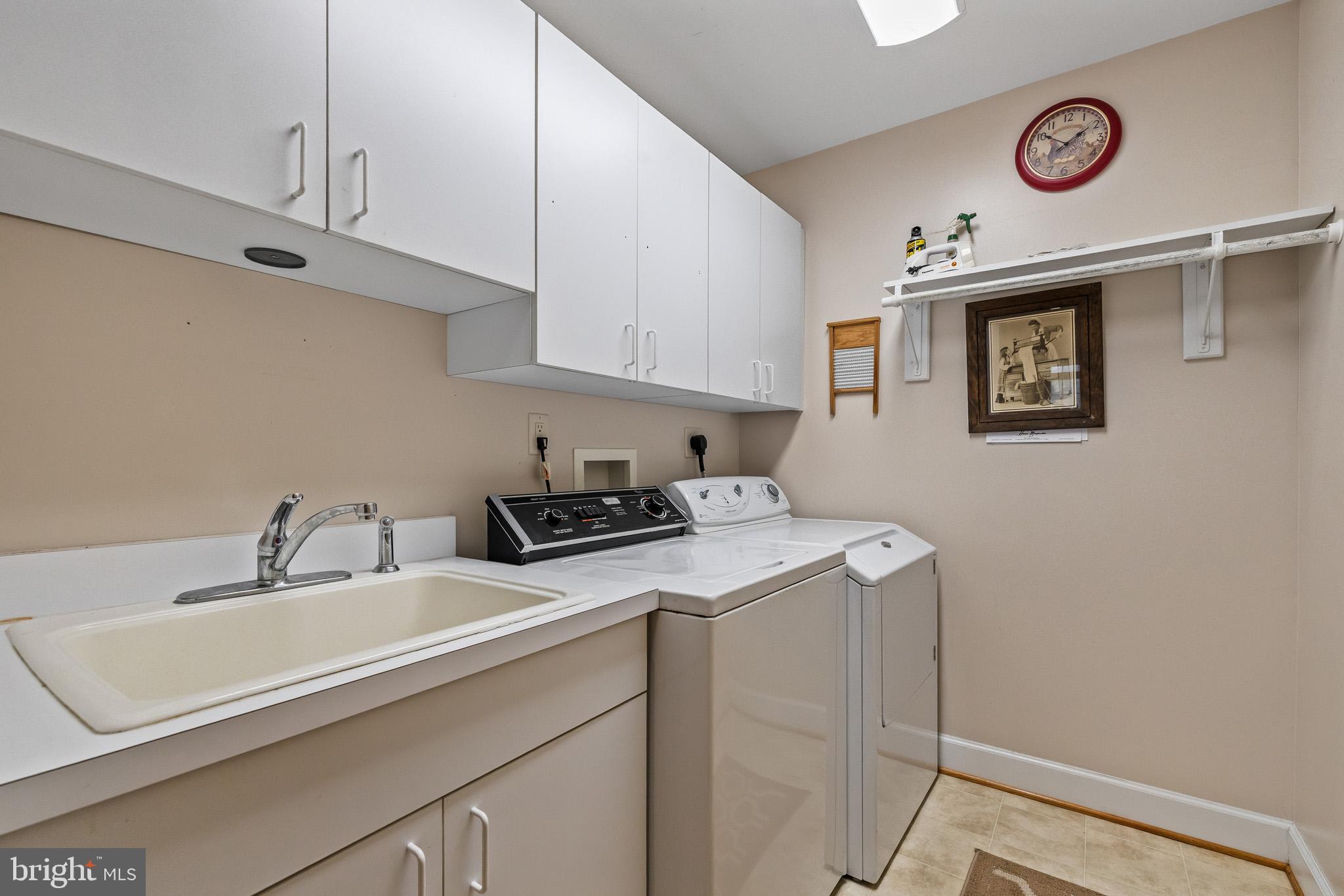 FALCON PLACE - Residential