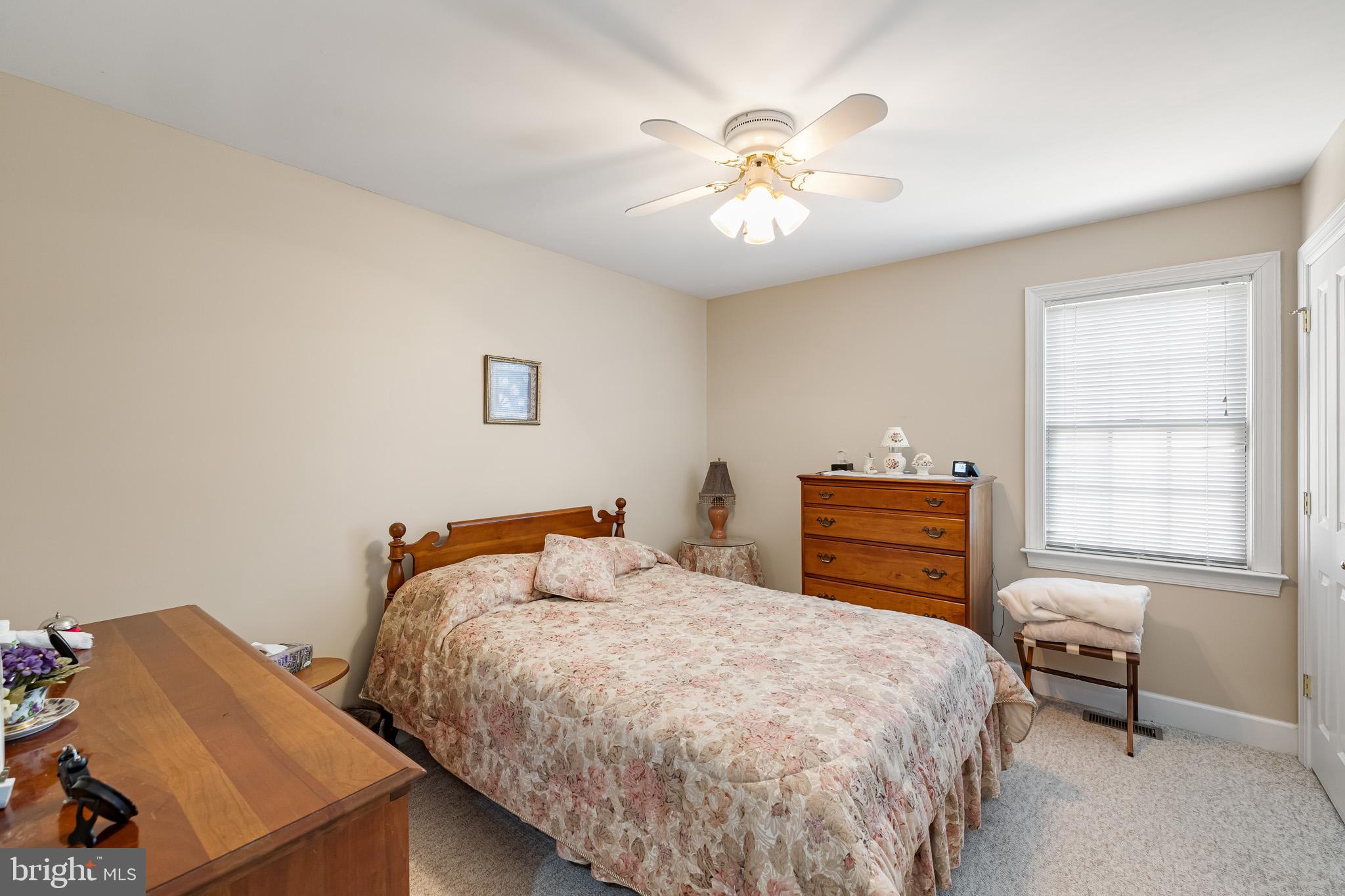 FALCON PLACE - Residential