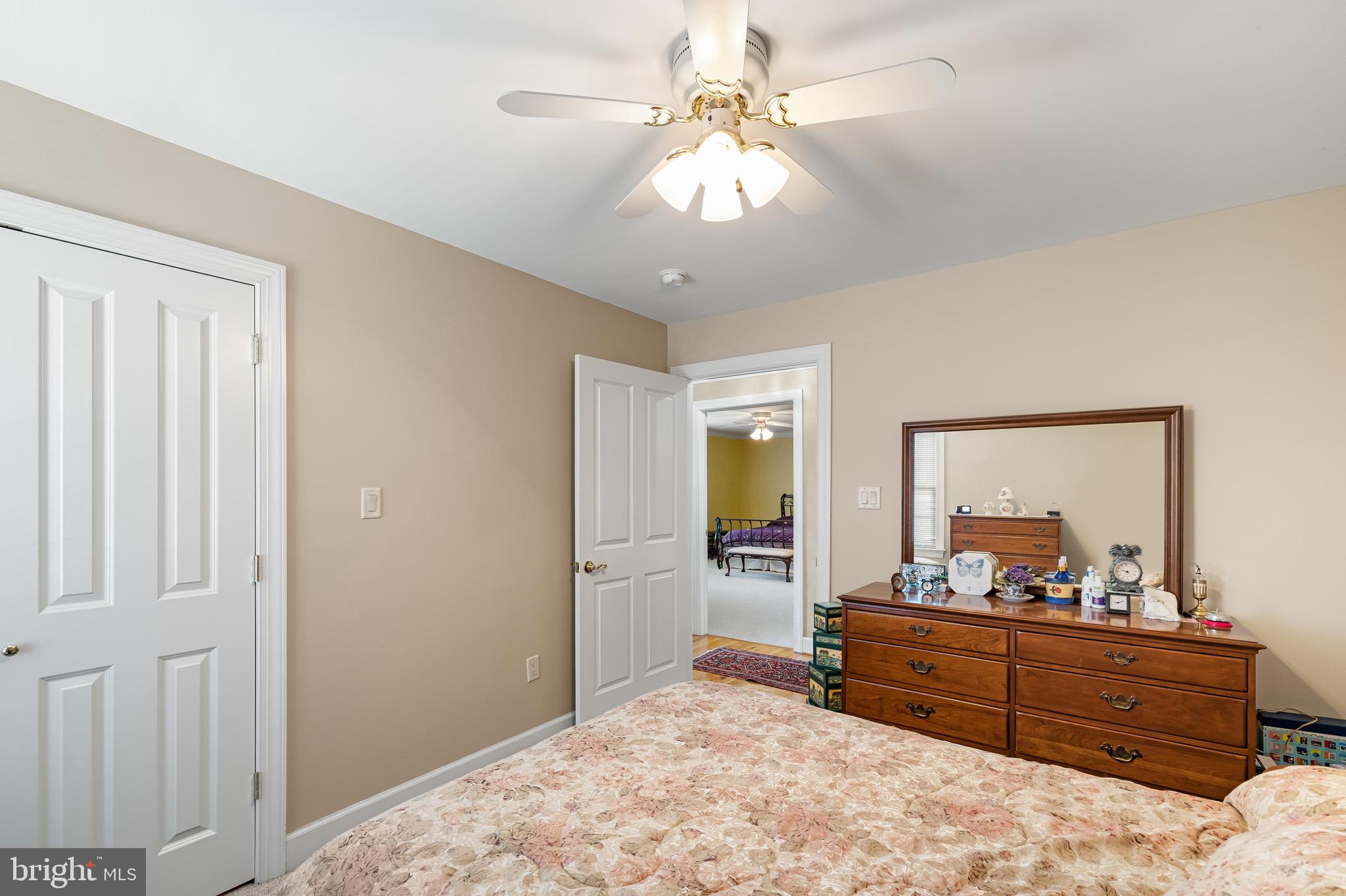 FALCON PLACE - Residential