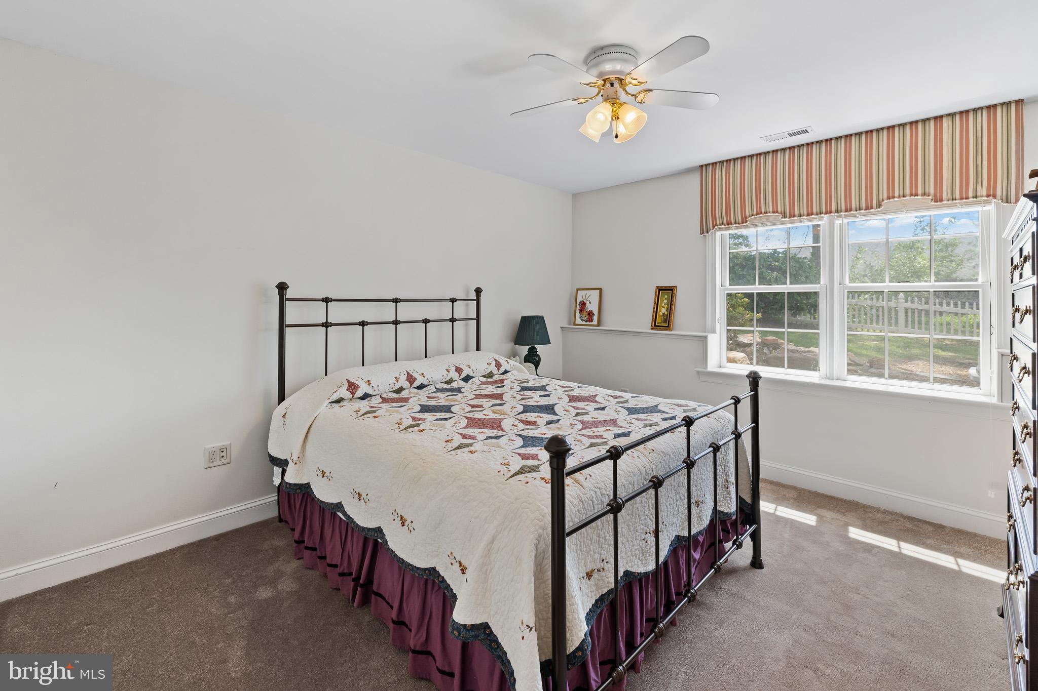 FALCON PLACE - Residential