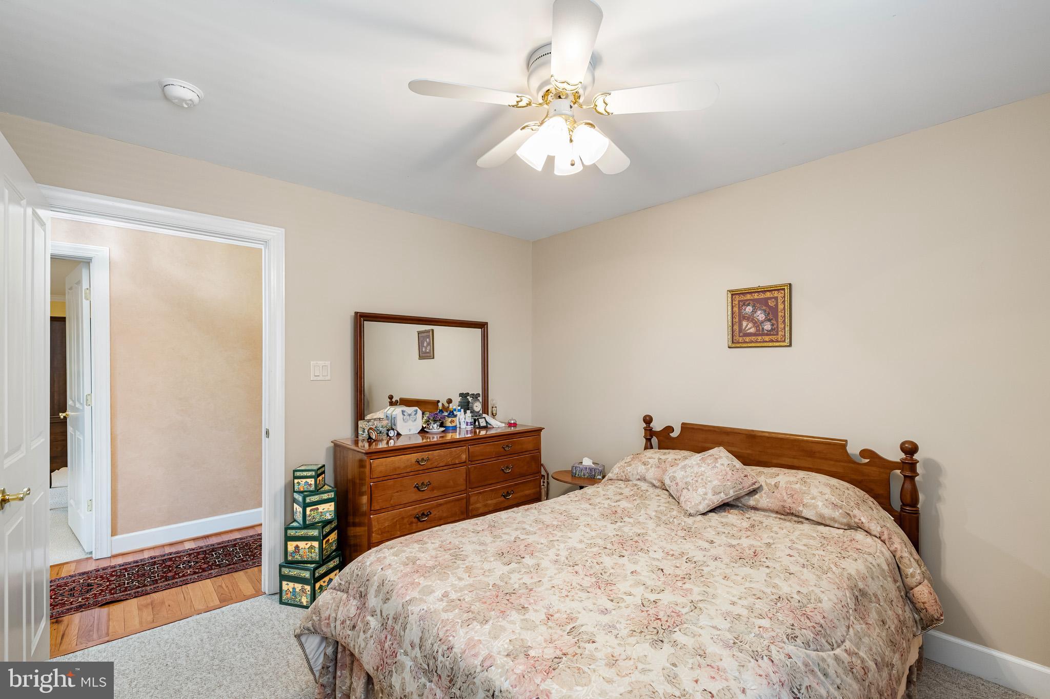 FALCON PLACE - Residential
