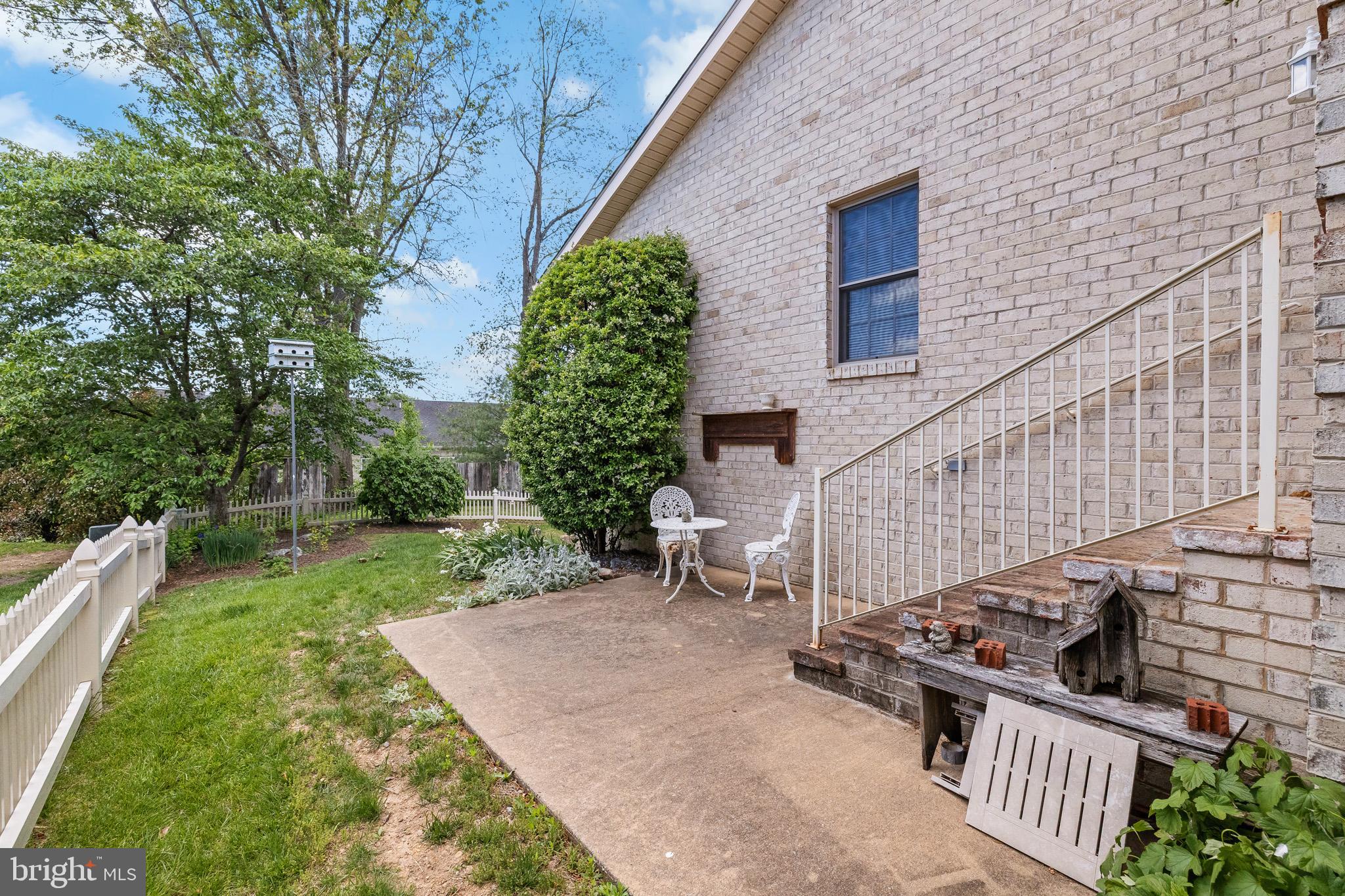 FALCON PLACE - Residential