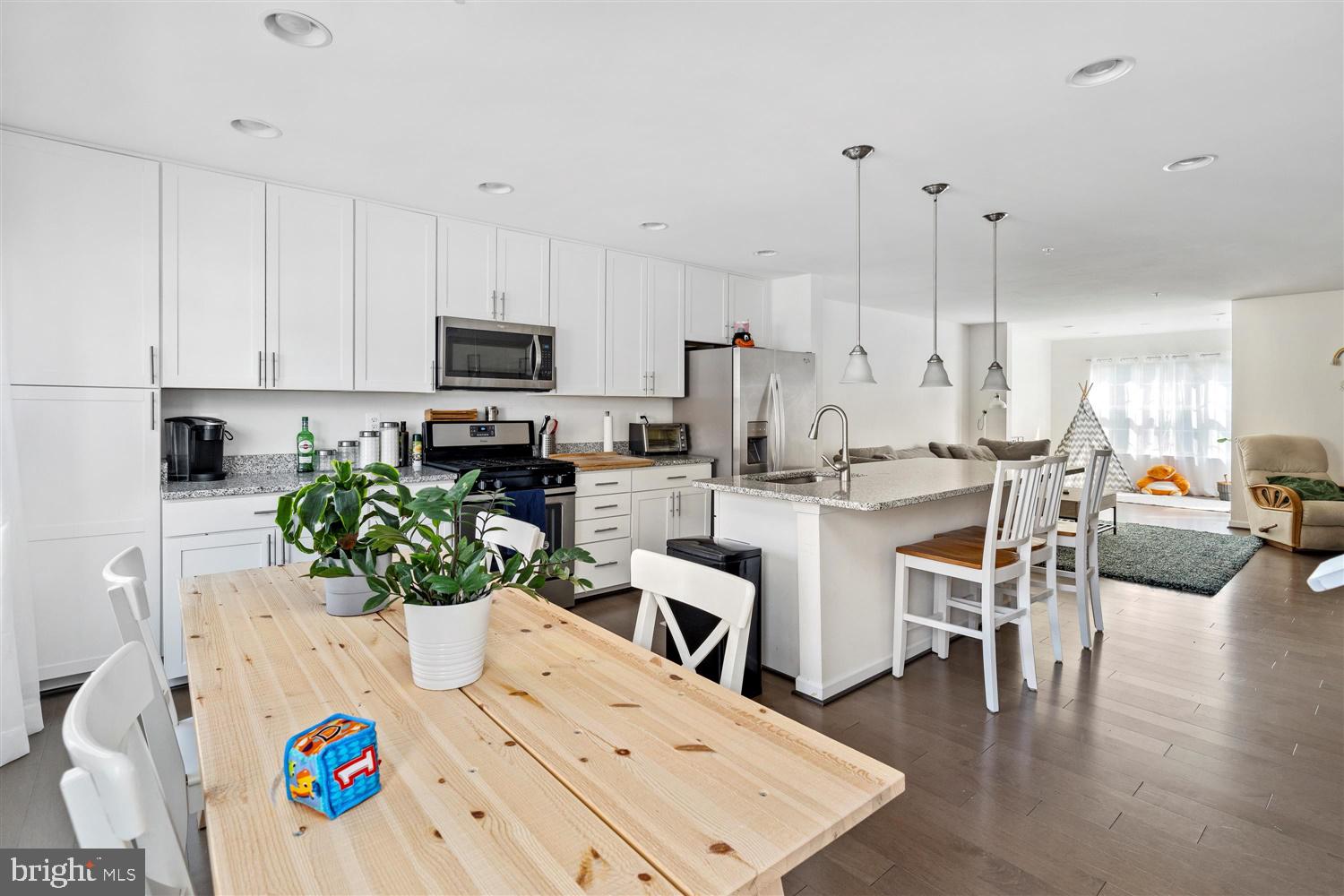 RAVENHURST - Residential