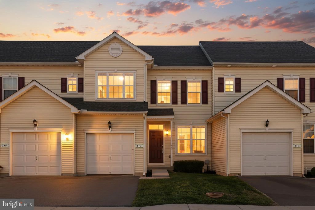 Photo of 542 Marion Road #542, YORK, PA 17406 (MLS # PAYK2094066)