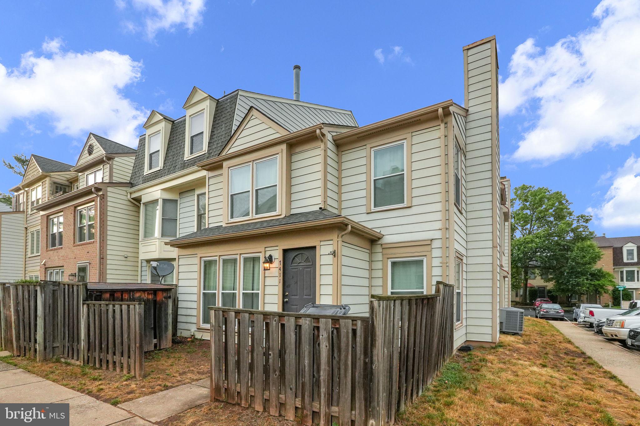 STONINGTON CONDOMINIUMS - Residential