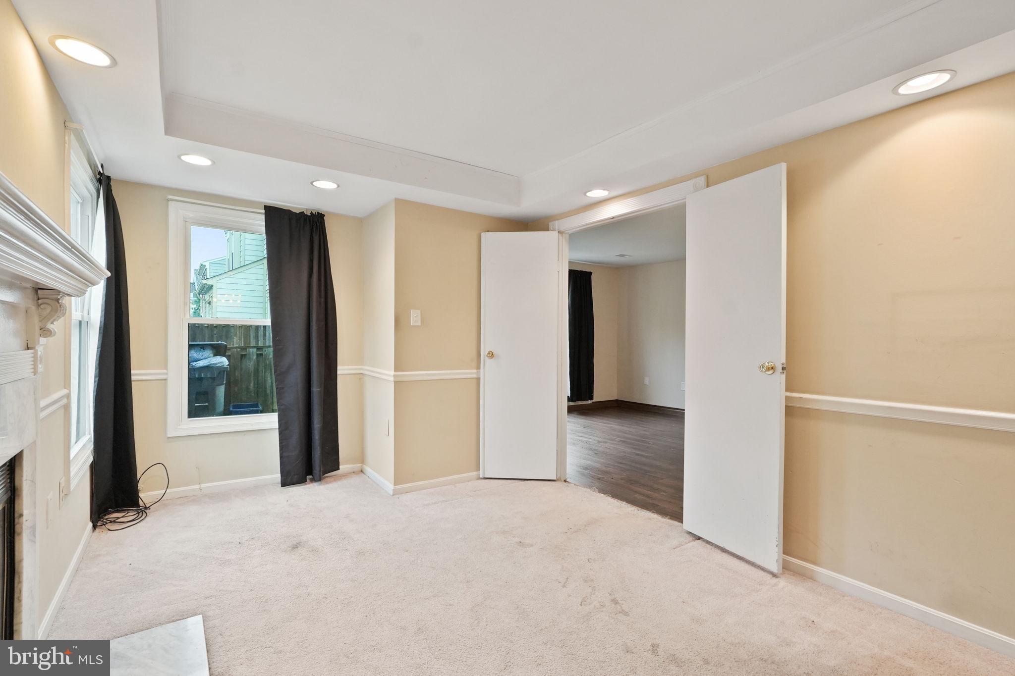 STONINGTON CONDOMINIUMS - Residential