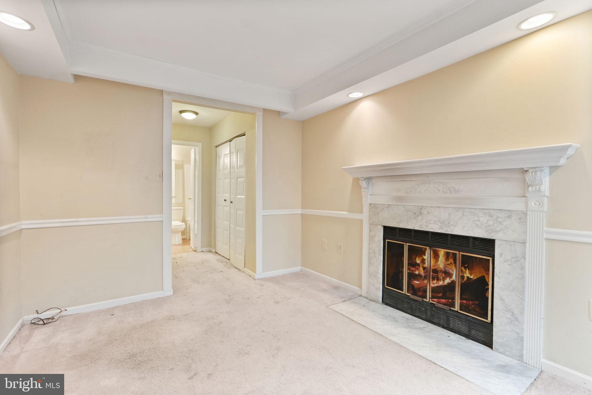 STONINGTON CONDOMINIUMS - Residential