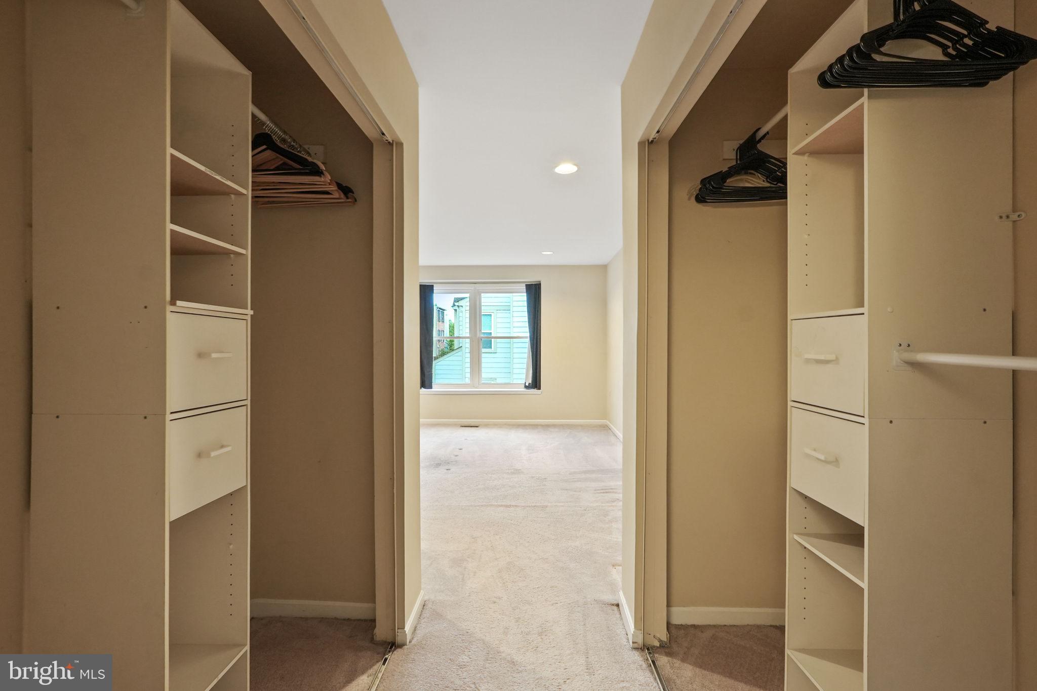 STONINGTON CONDOMINIUMS - Residential