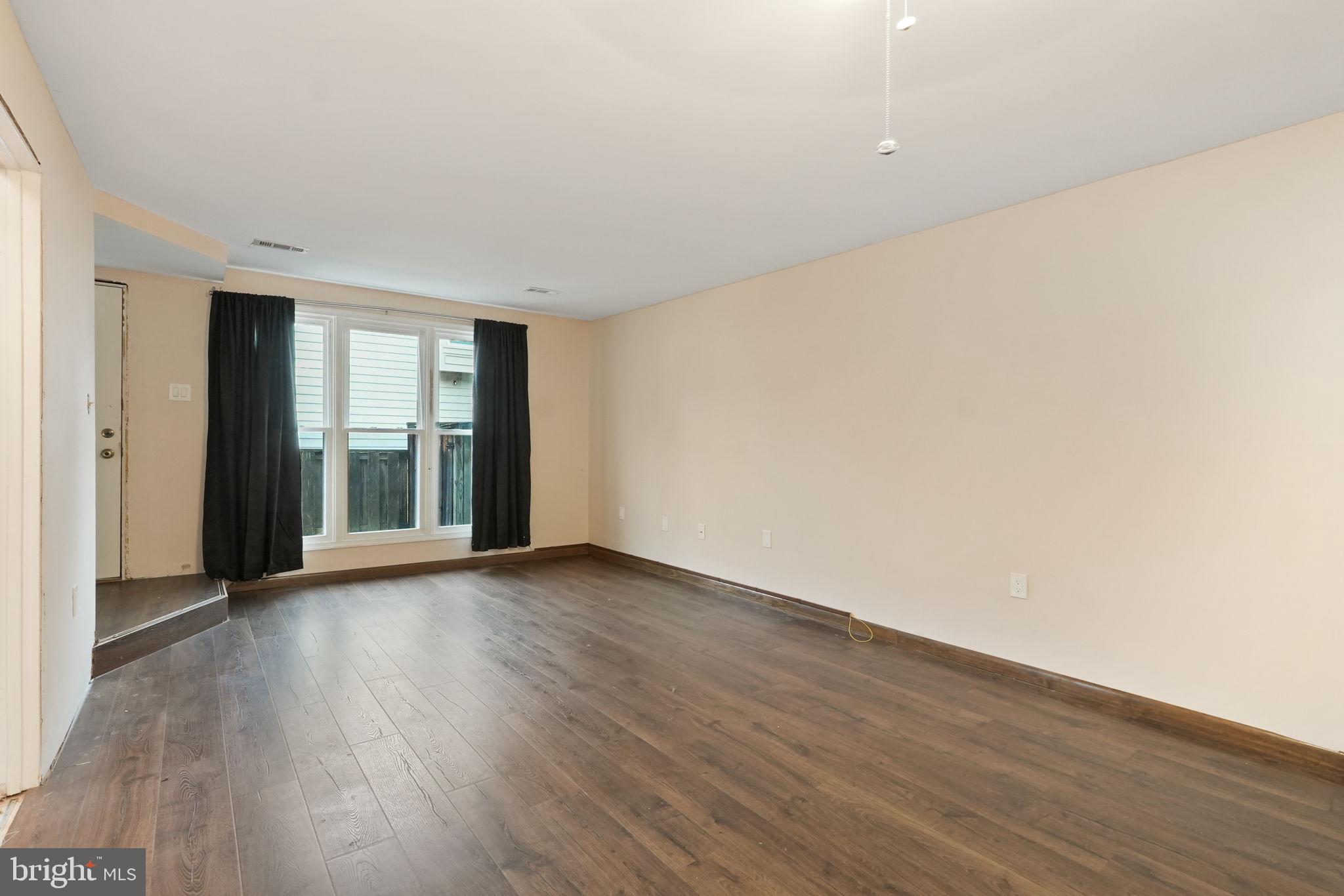 STONINGTON CONDOMINIUMS - Residential