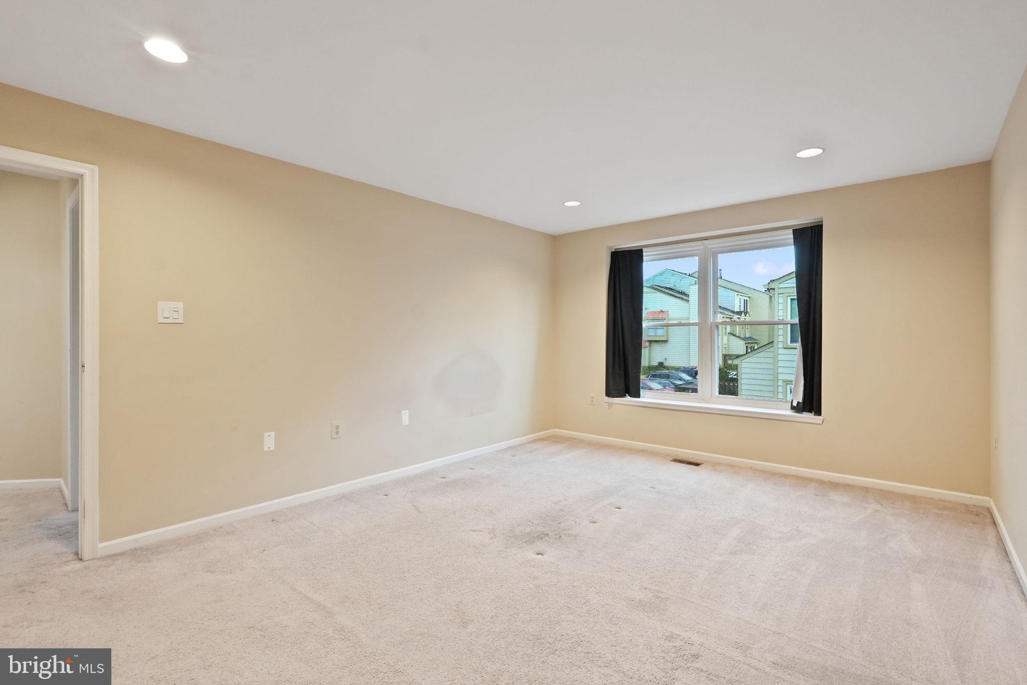 STONINGTON CONDOMINIUMS - Residential