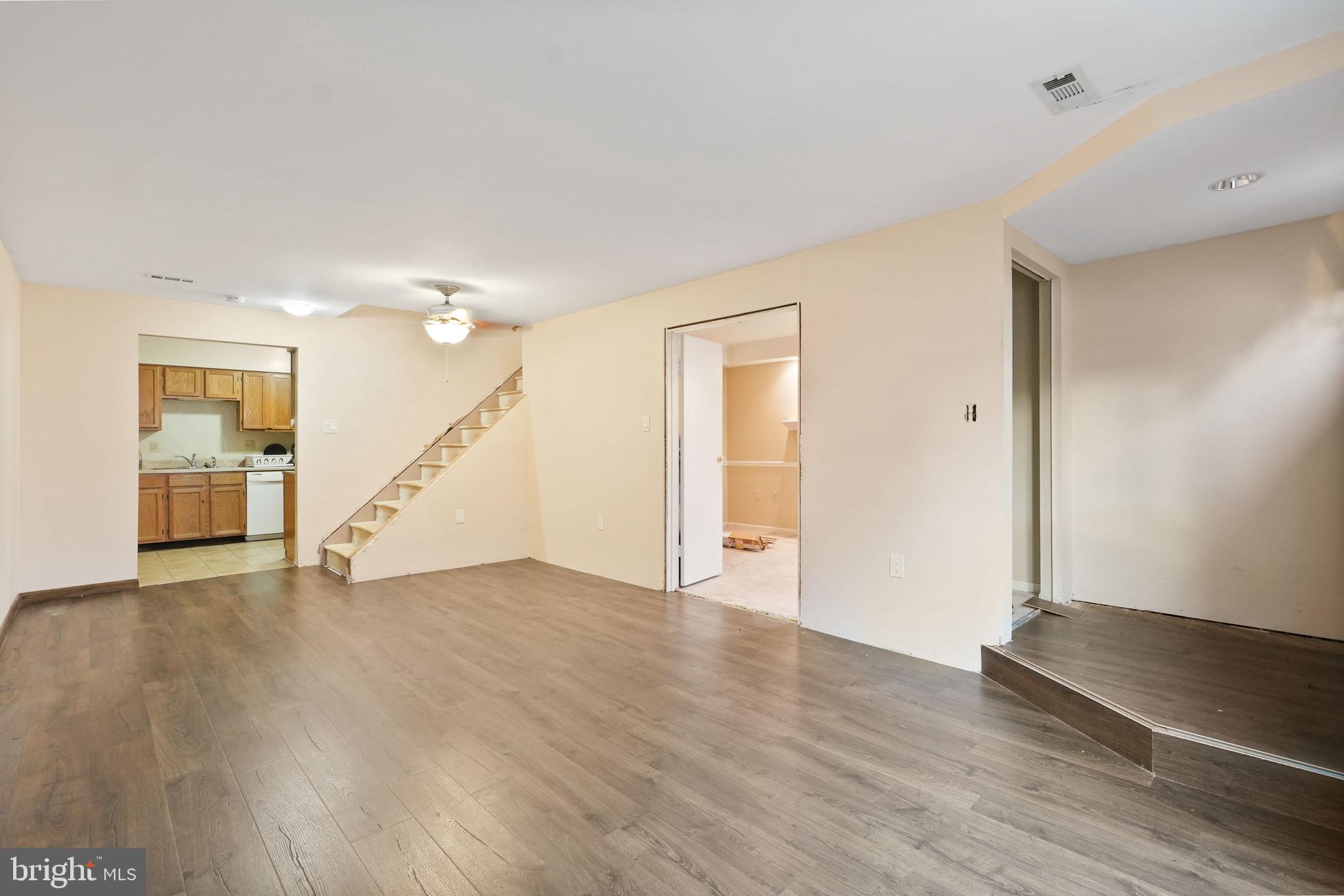 STONINGTON CONDOMINIUMS - Residential