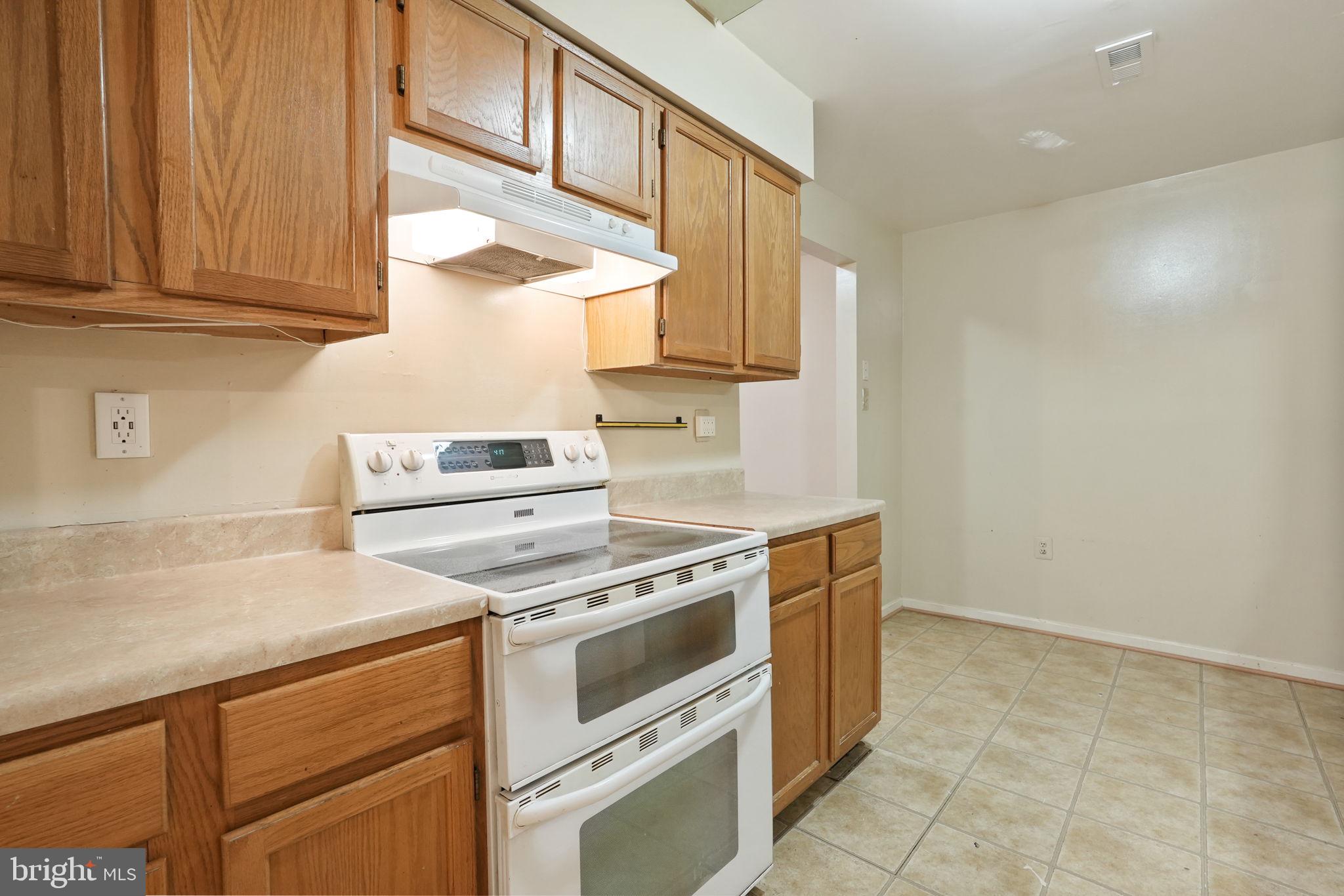 STONINGTON CONDOMINIUMS - Residential