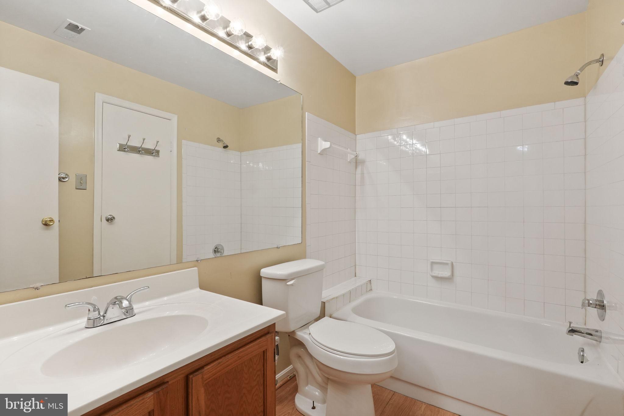 STONINGTON CONDOMINIUMS - Residential