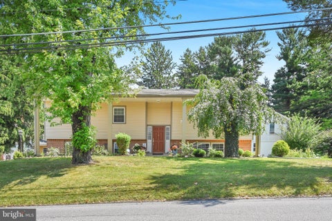 Homes For Sale - 17 Furnace Road<br/> WERNERSVILLE, PA 19565