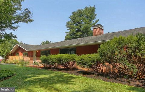 Photo of 1949 Pine Drive, LANCASTER, PA 17601 (MLS # PALA2057798)