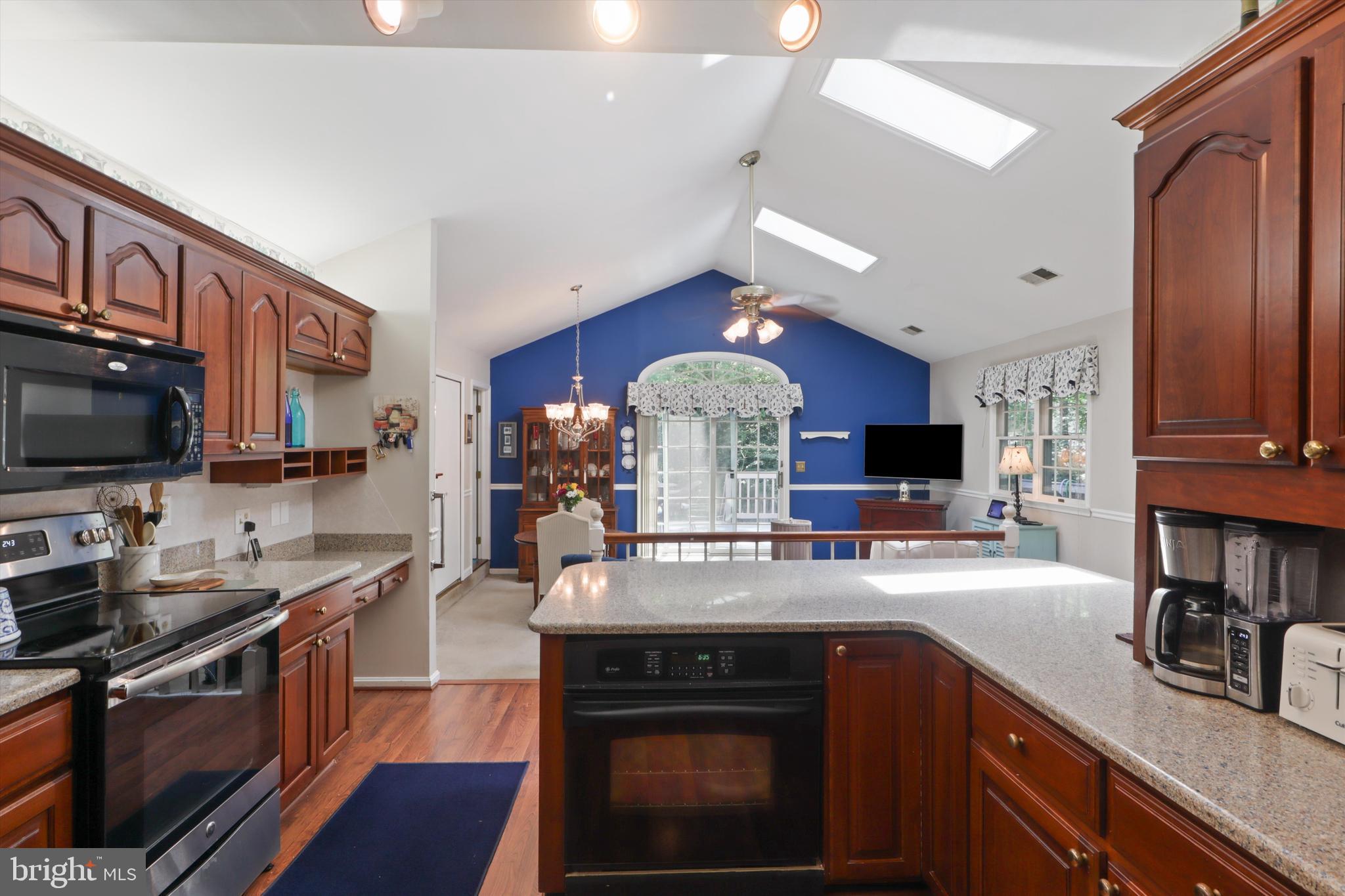 7131 MURRAY LANE