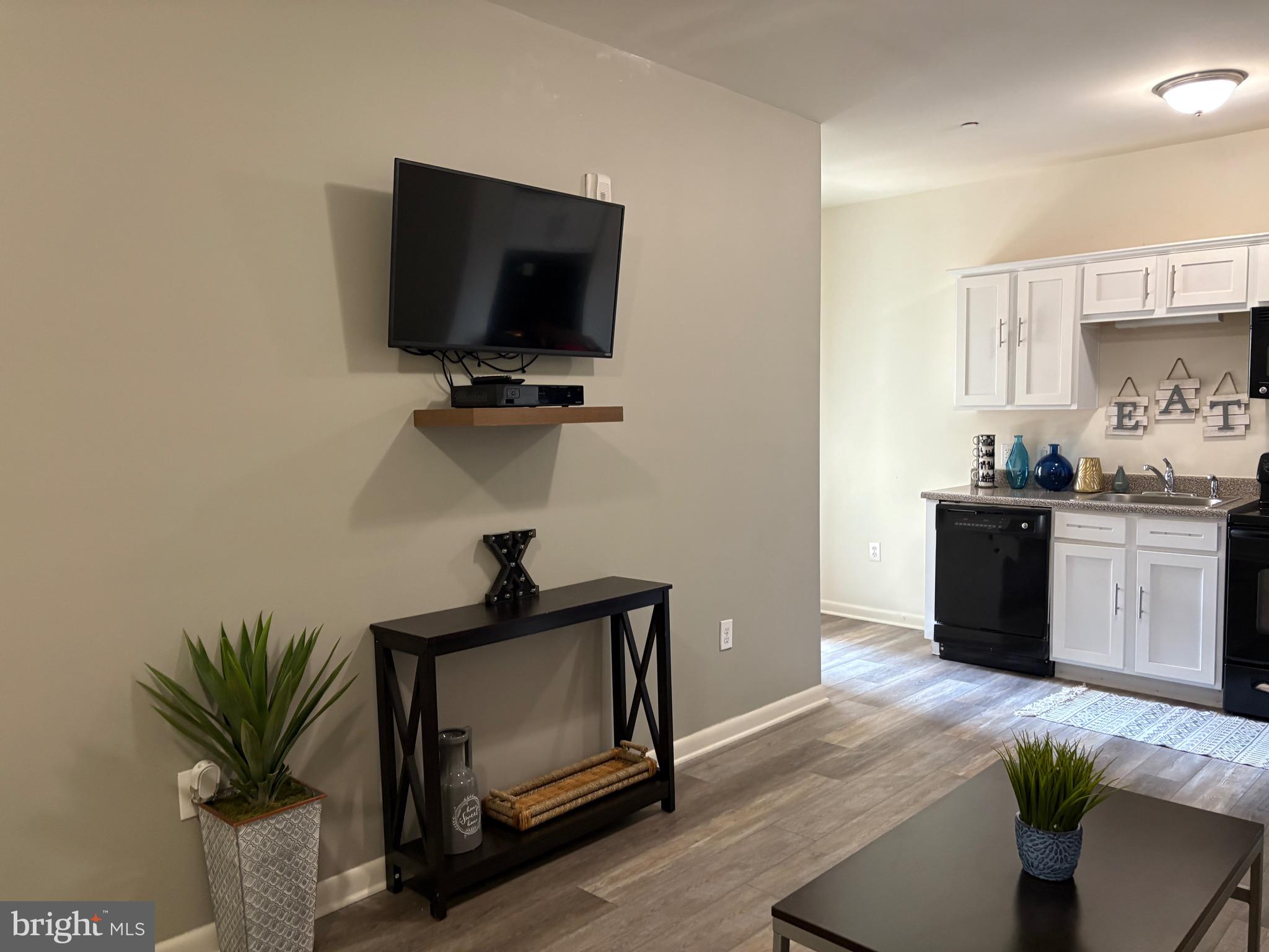 TEMPLE UNIVERSITY - Residential Lease