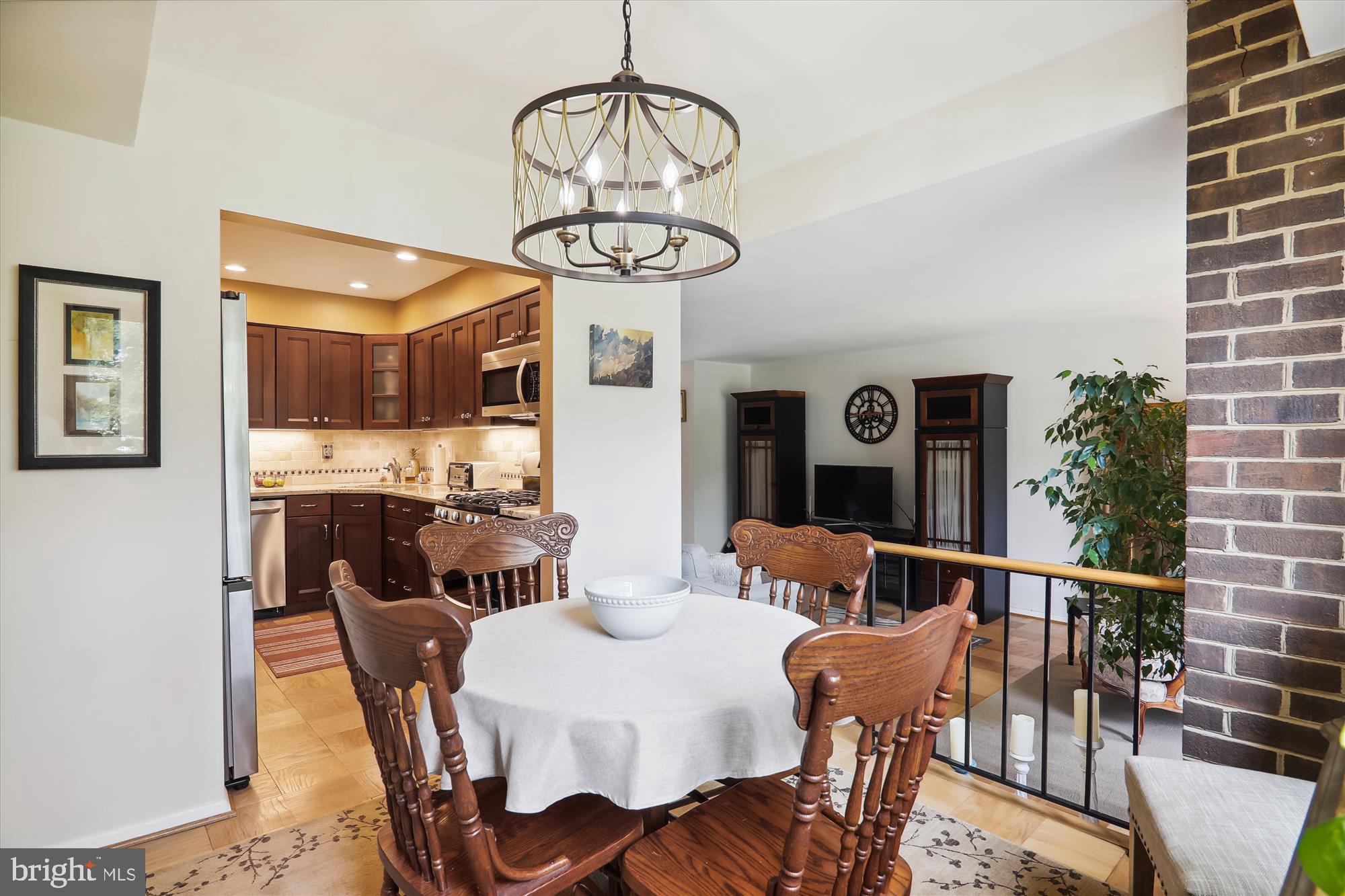 AMERICANA FINMARK - Residential