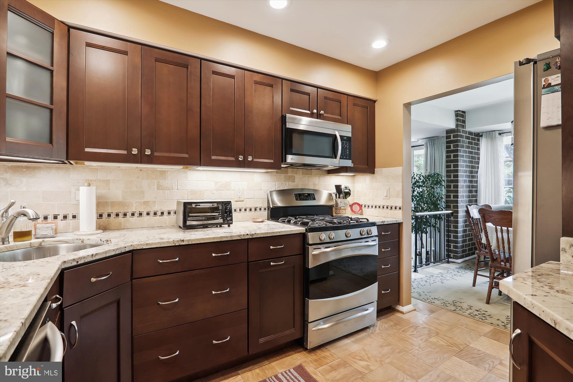 AMERICANA FINMARK - Residential