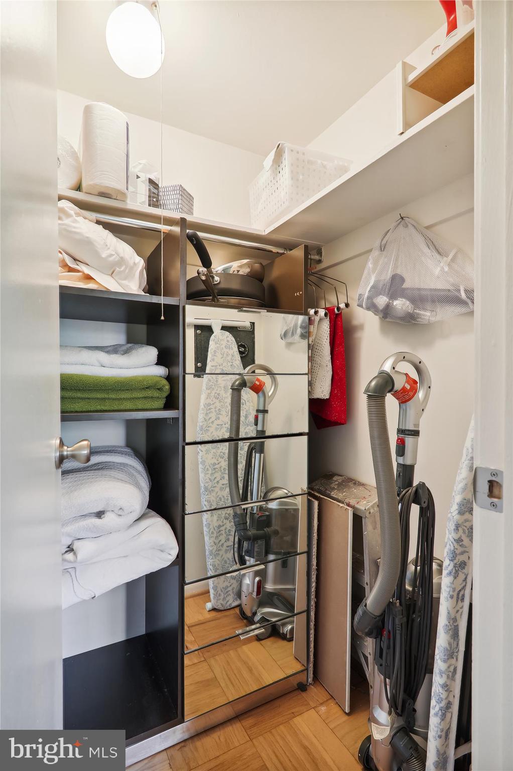 AMERICANA FINMARK - Residential