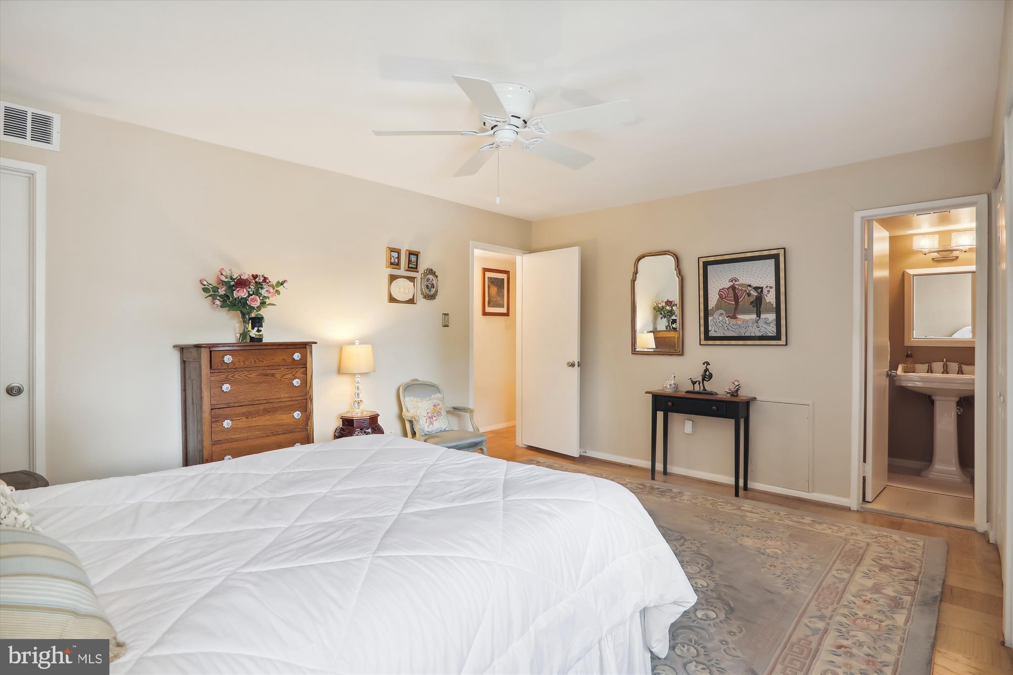 AMERICANA FINMARK - Residential