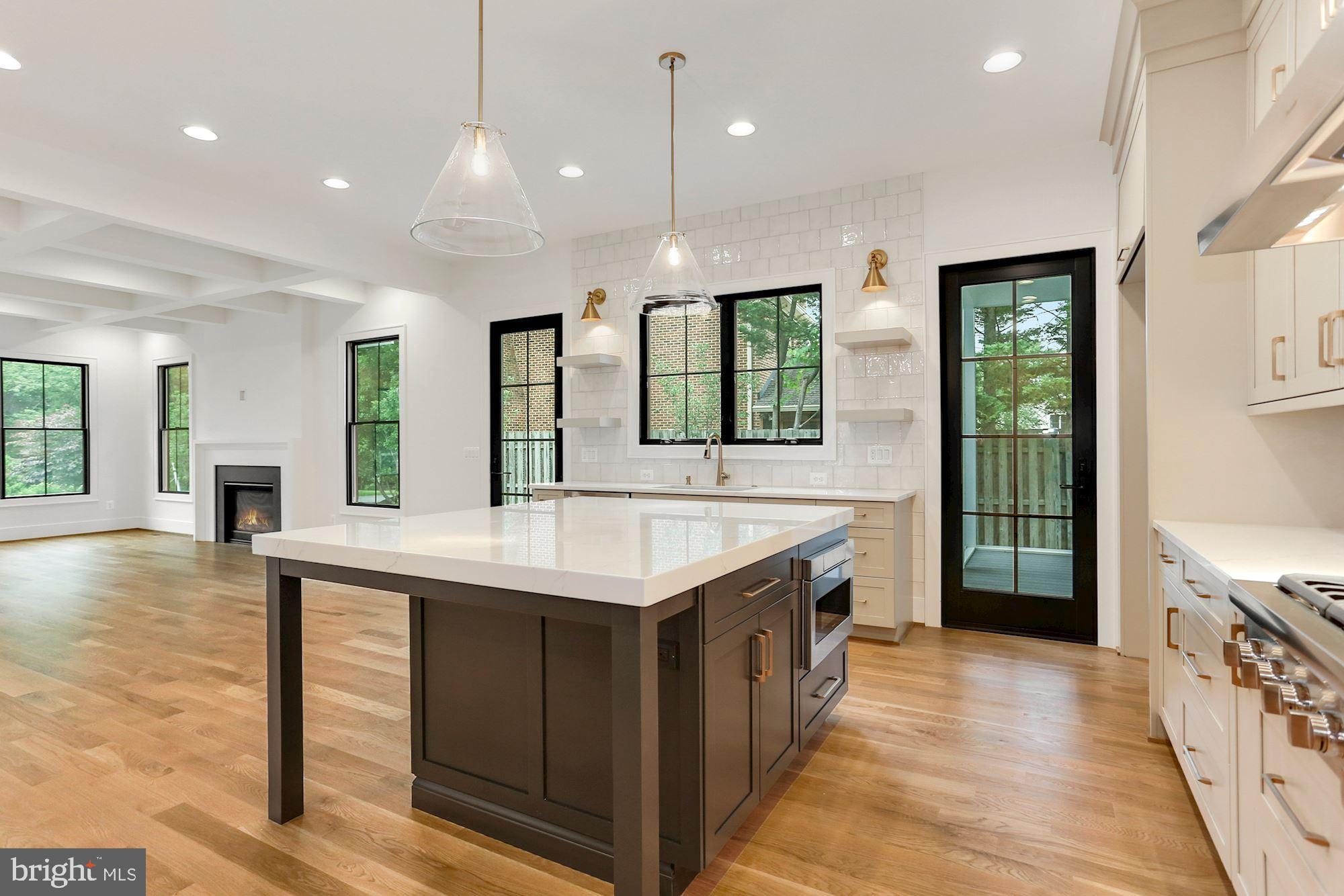 6807 WILLIAMSBURG BOULEVARD