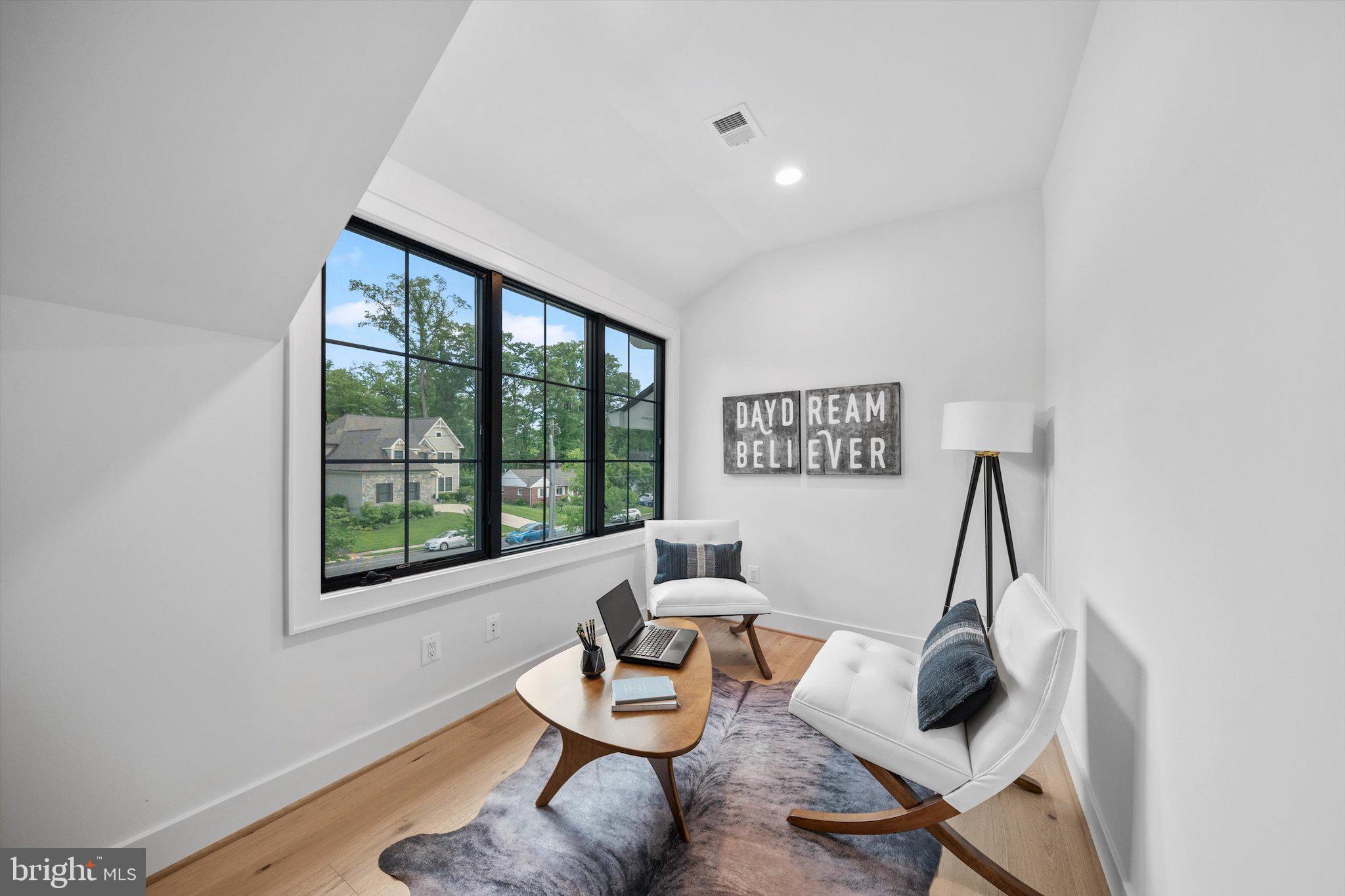 BERKSHIRE OAKWOOD - Residential