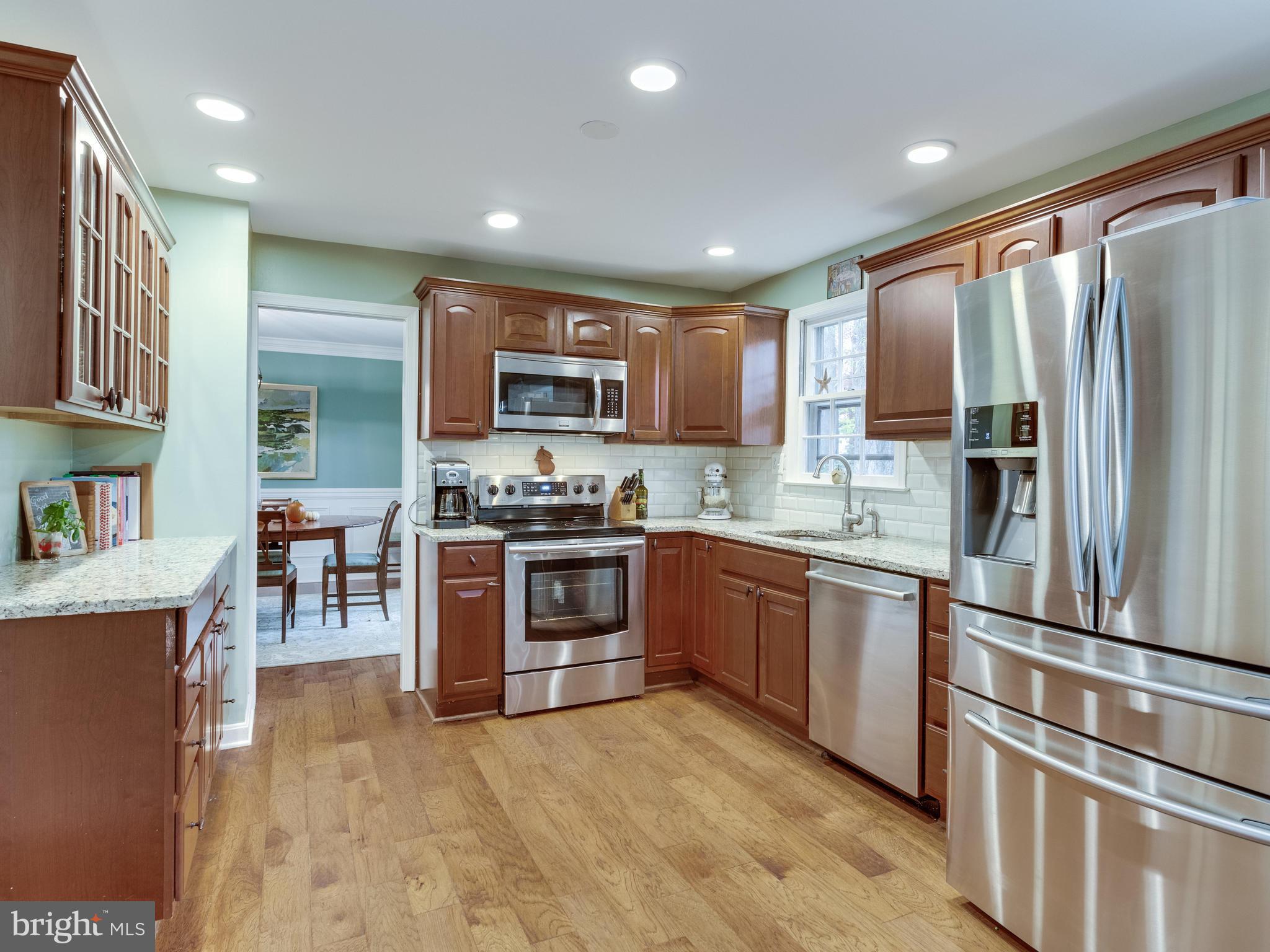 RIVERSIDE - Residential Lease