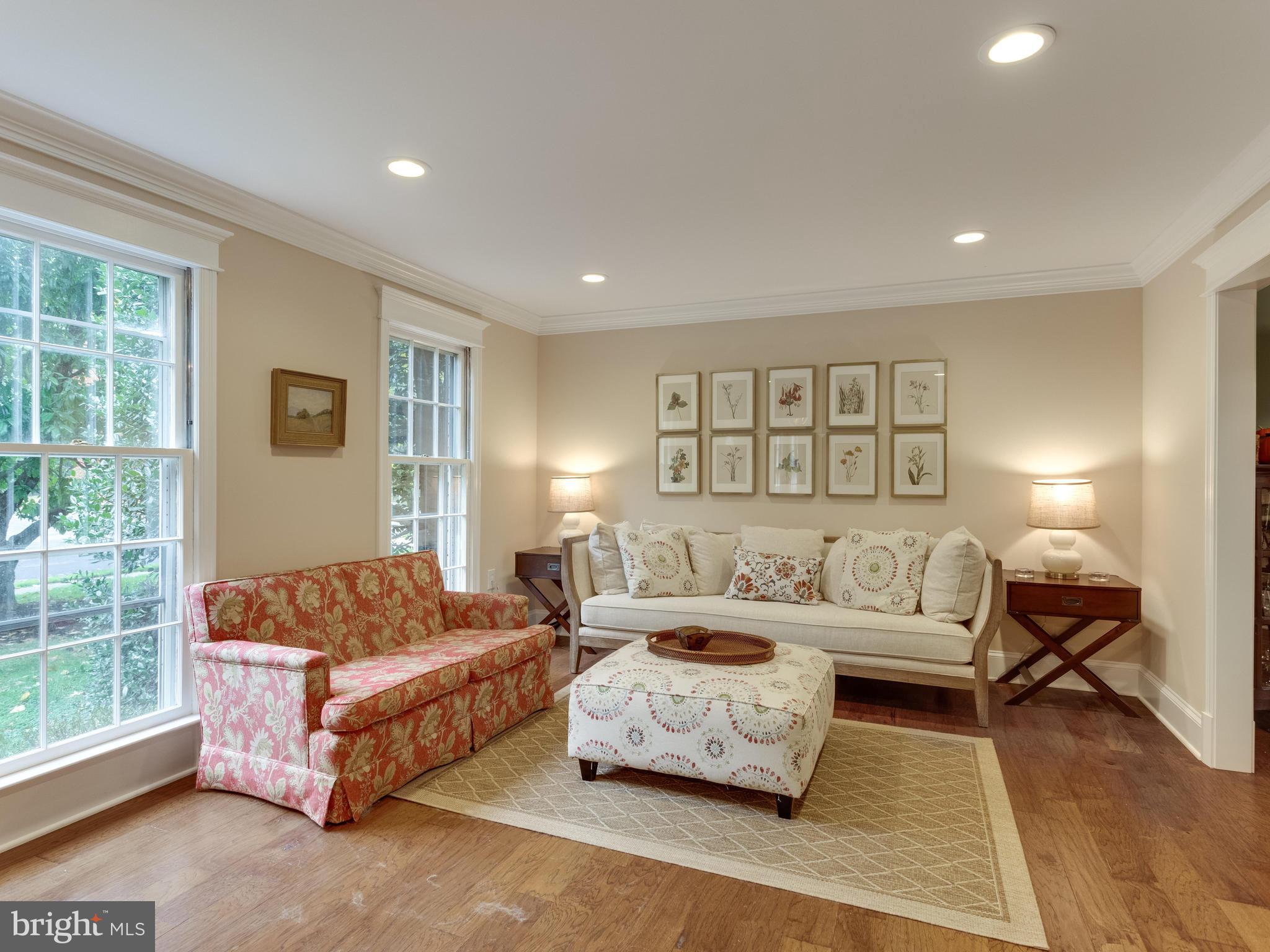 RIVERSIDE - Residential Lease