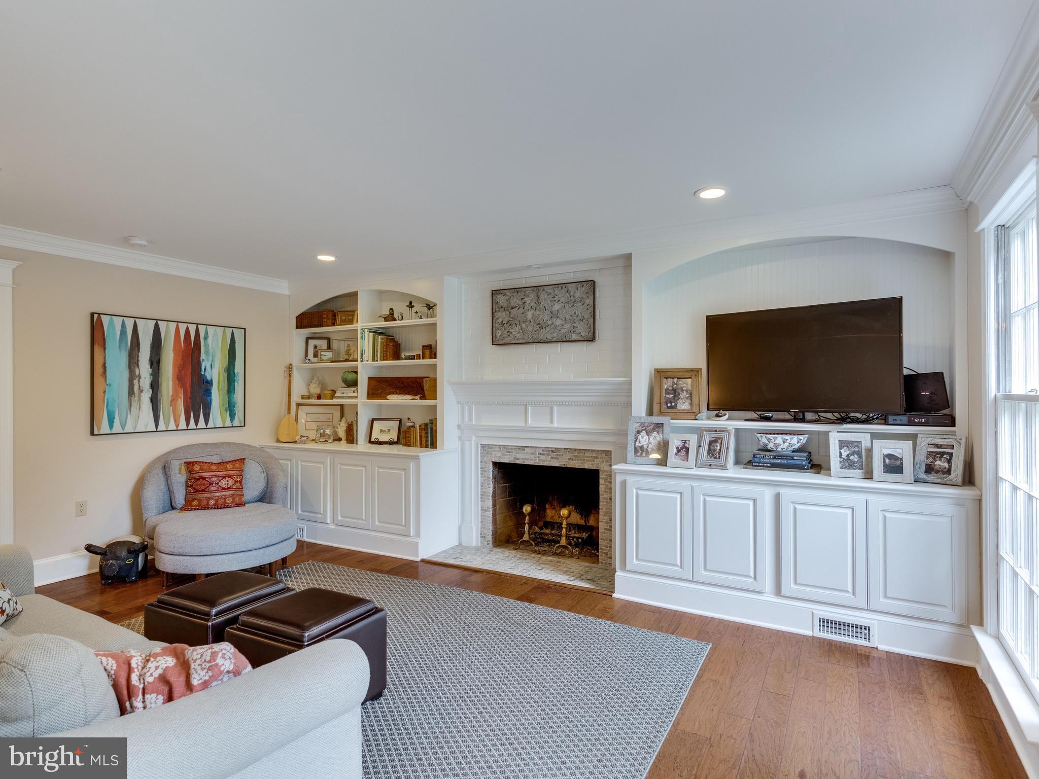 RIVERSIDE - Residential Lease