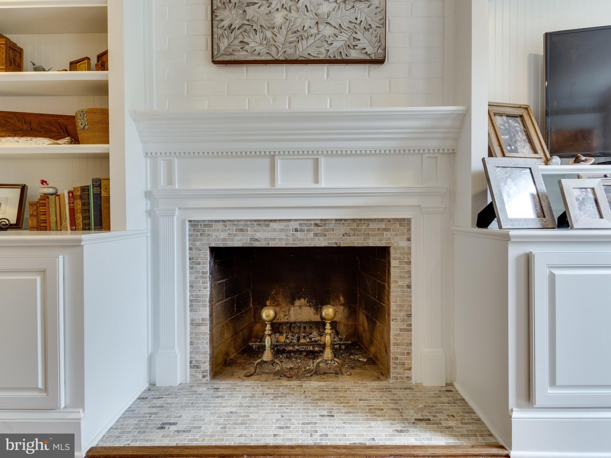 RIVERSIDE - Residential Lease