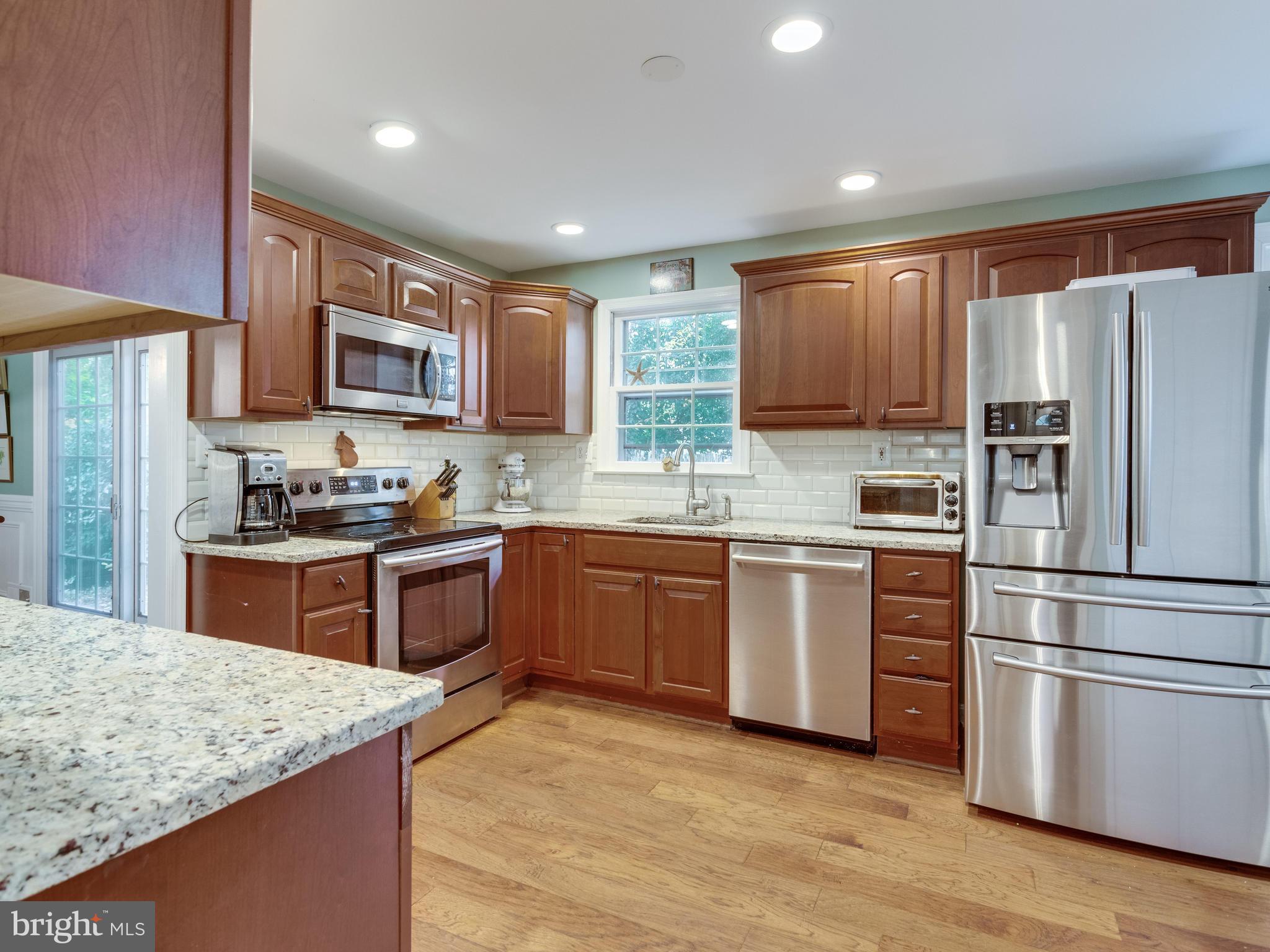 RIVERSIDE - Residential Lease