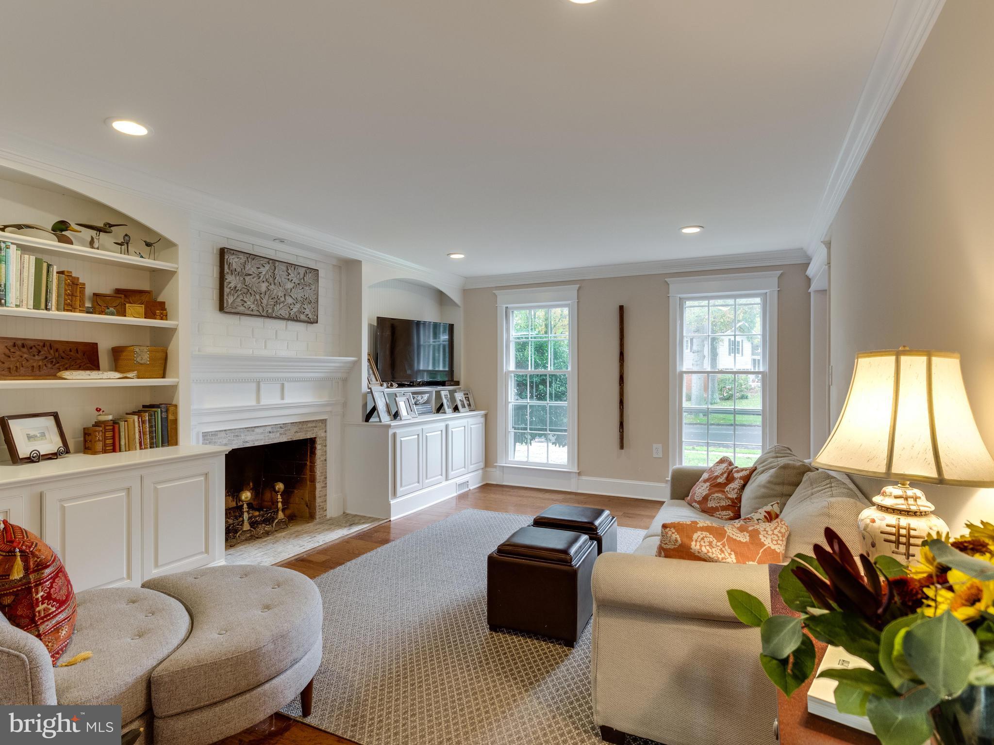 RIVERSIDE - Residential Lease