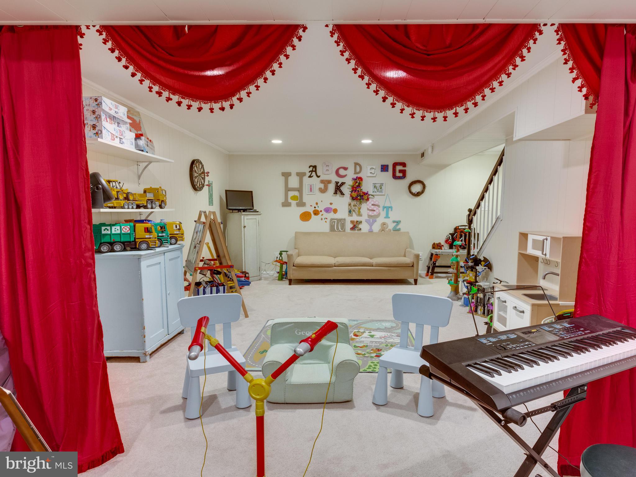 RIVERSIDE - Residential Lease