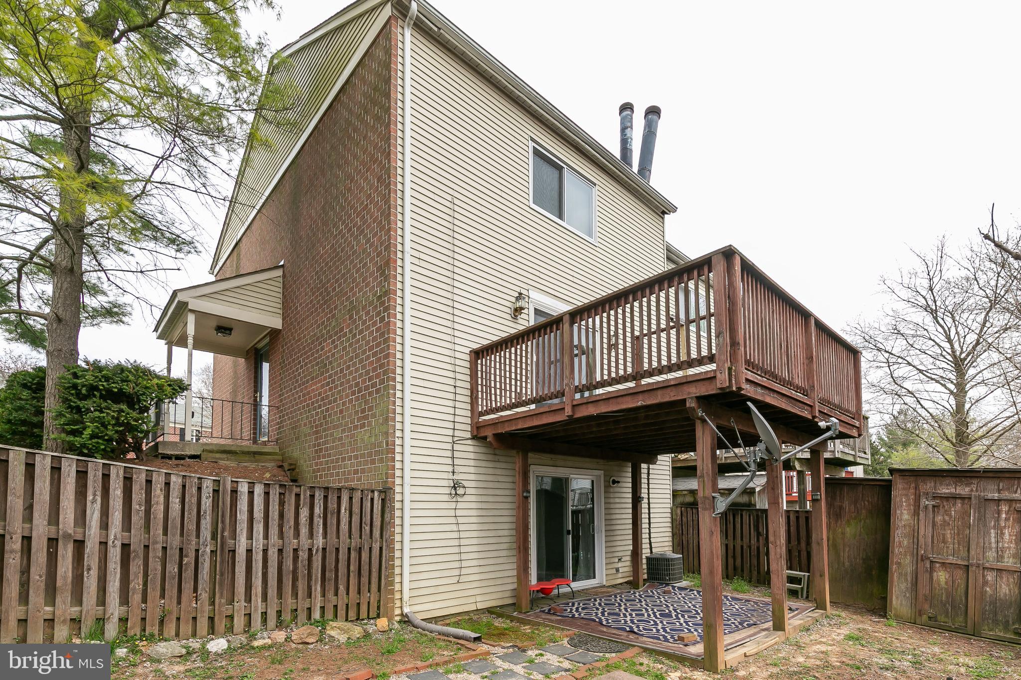 HUNT MEADOW - Residential