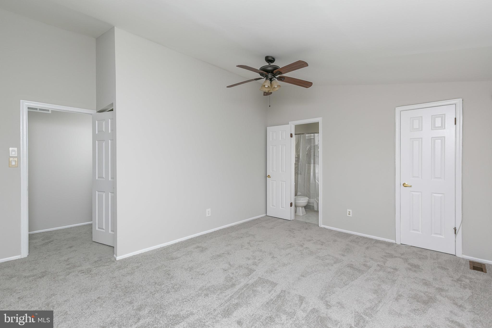 HUNT MEADOW - Residential