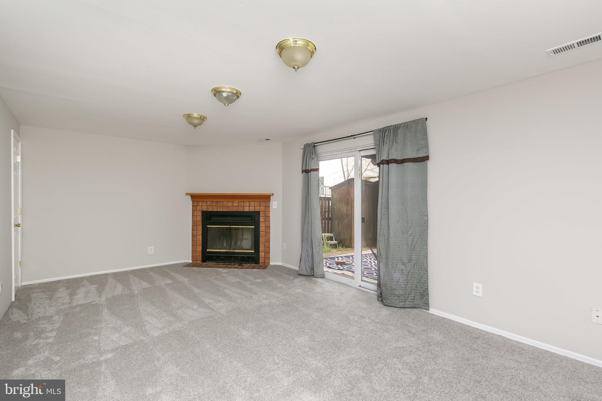 HUNT MEADOW - Residential