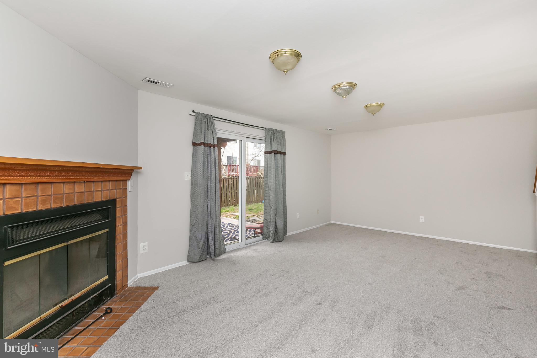 HUNT MEADOW - Residential