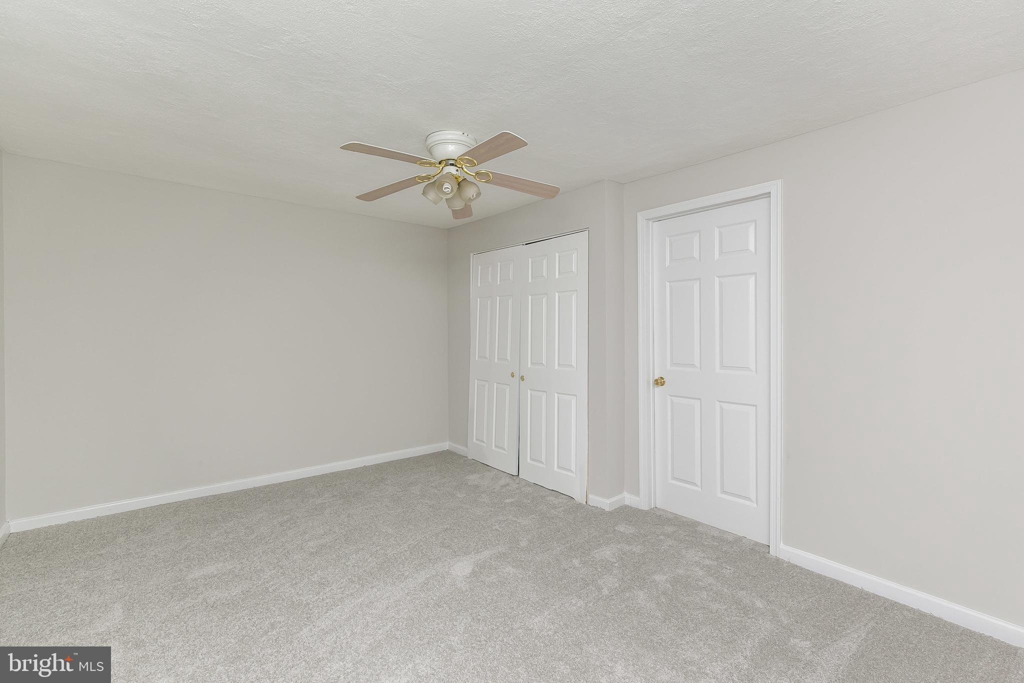 HUNT MEADOW - Residential