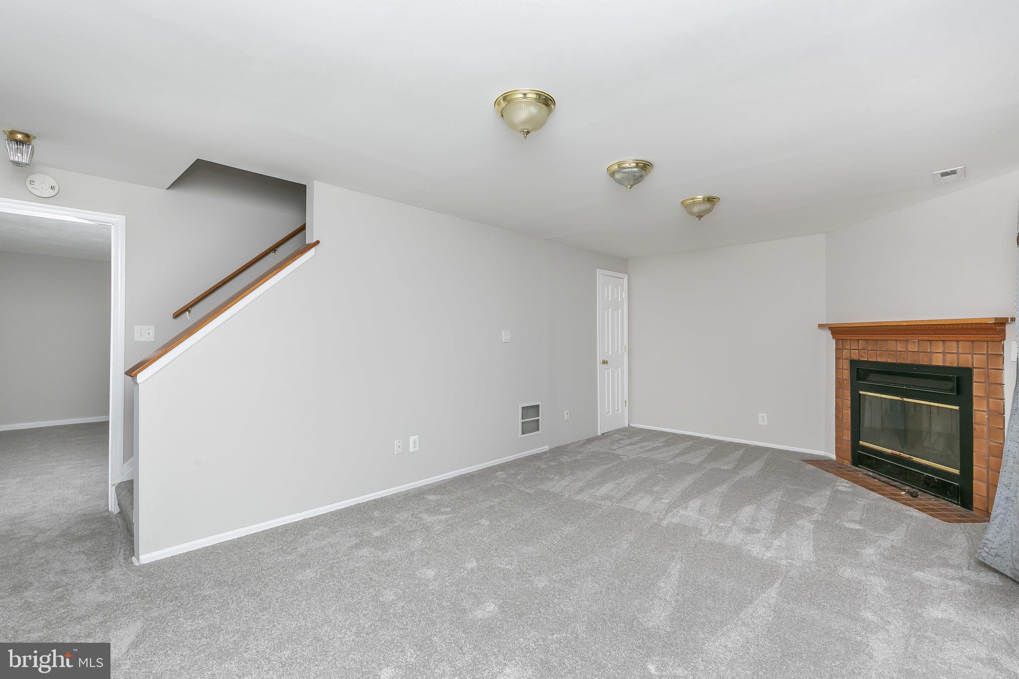 HUNT MEADOW - Residential