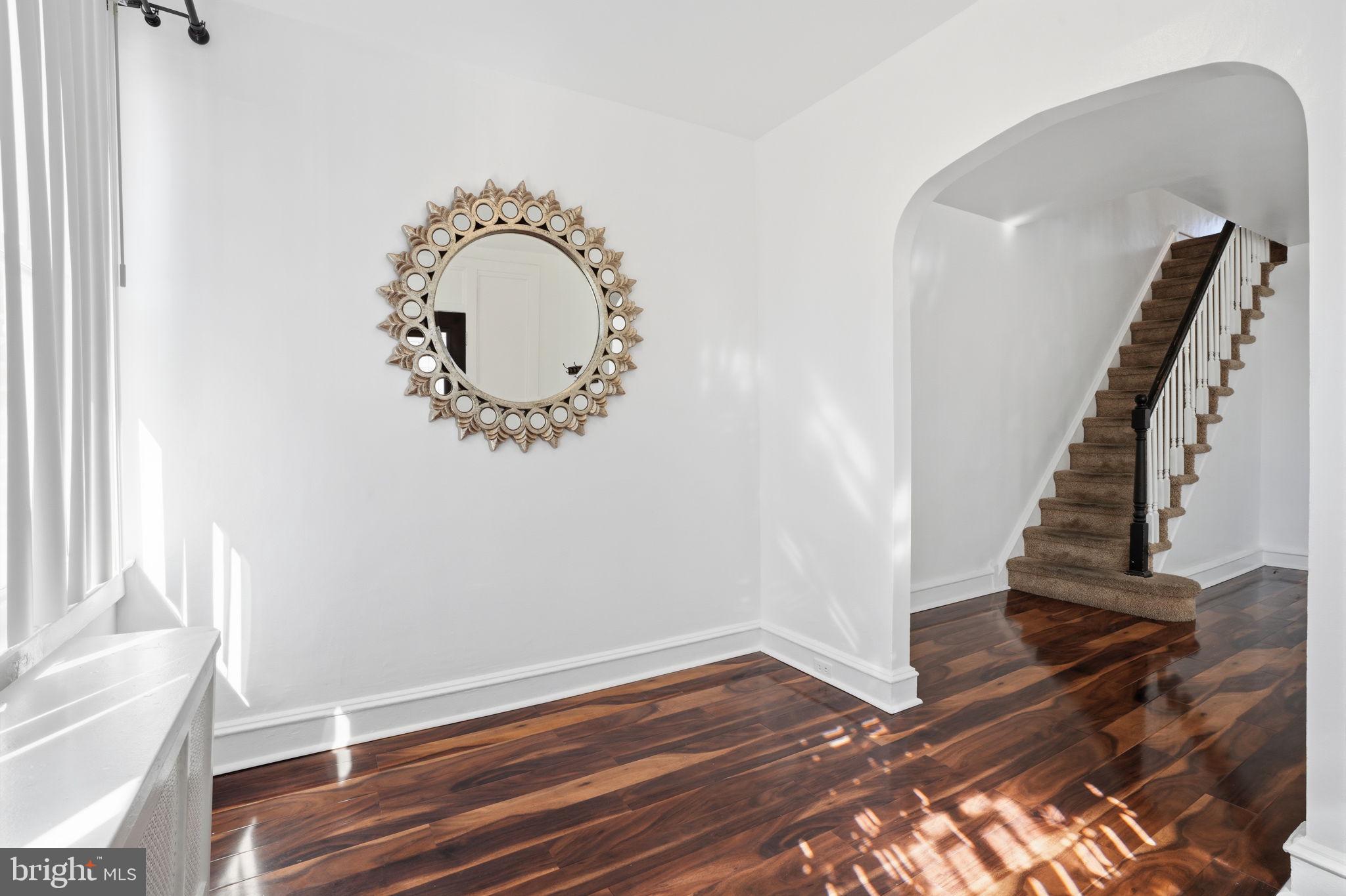 OXFORD CIRCLE - Residential