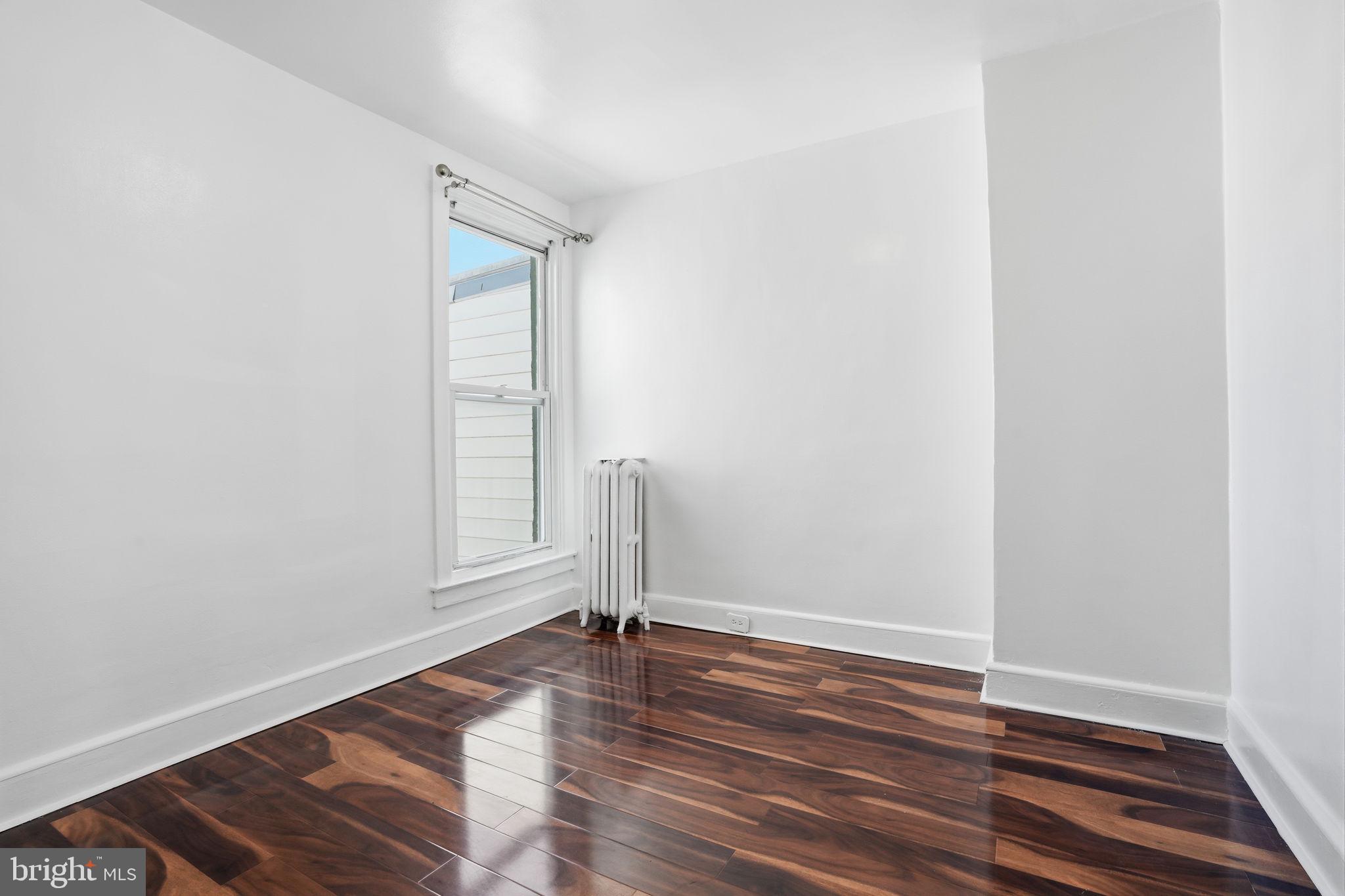 OXFORD CIRCLE - Residential