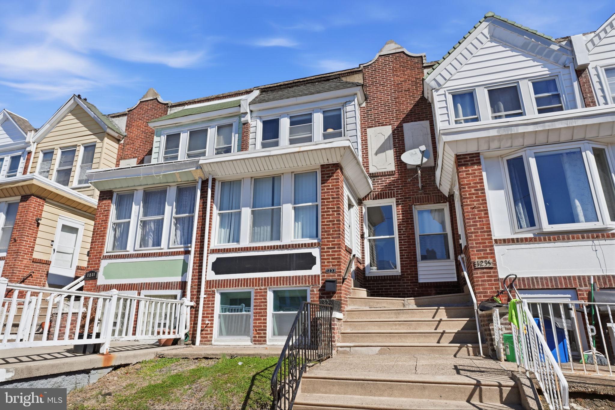 OXFORD CIRCLE - Residential