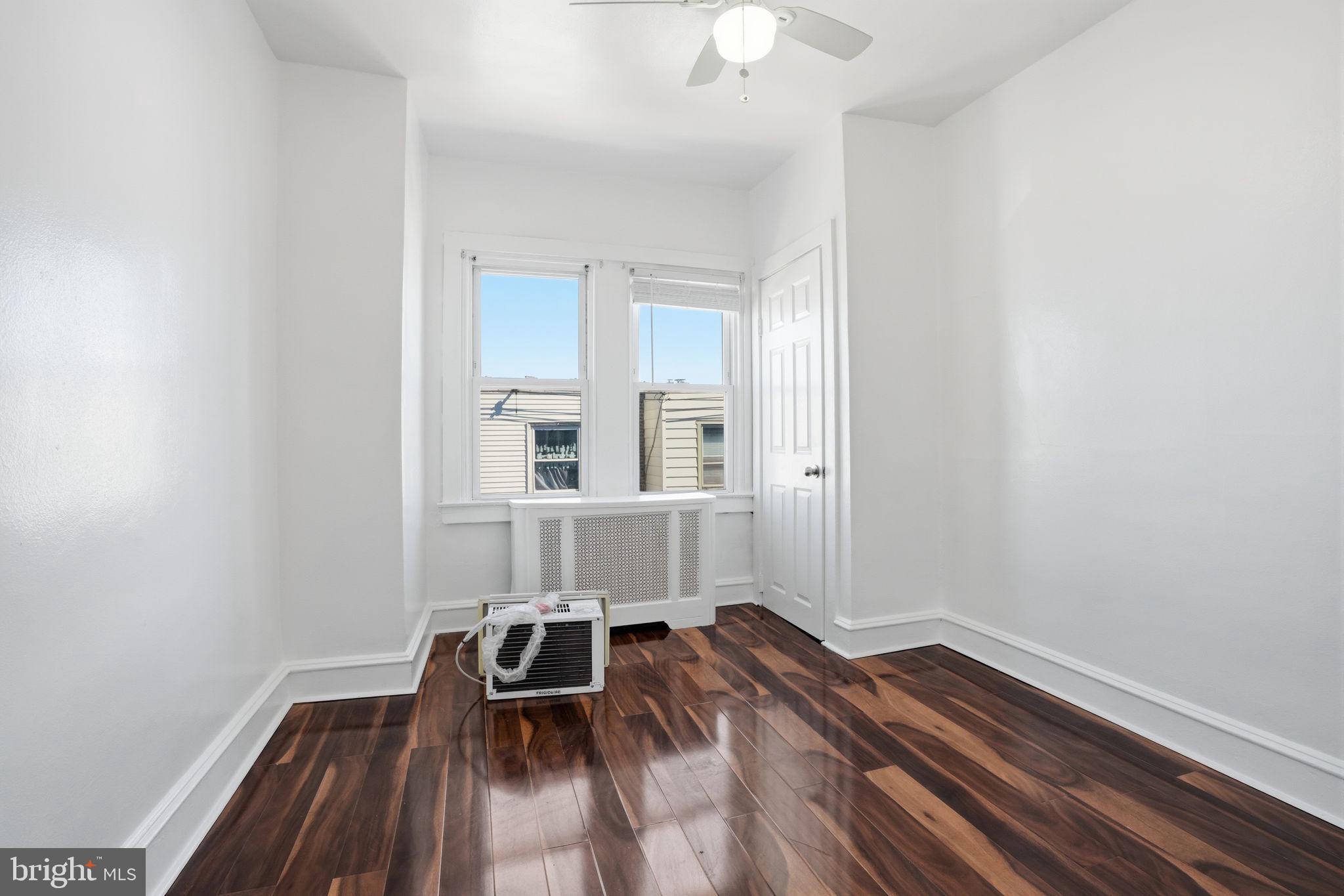 OXFORD CIRCLE - Residential