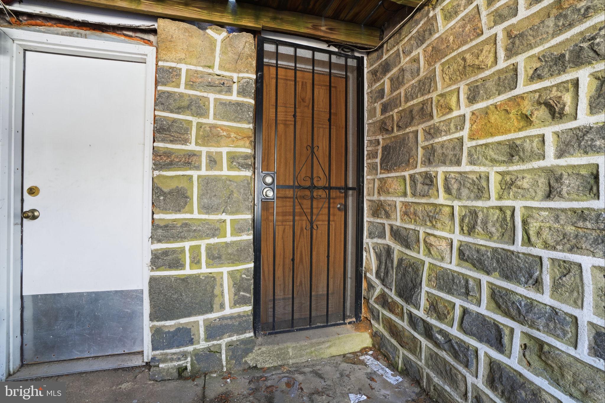 OXFORD CIRCLE - Residential