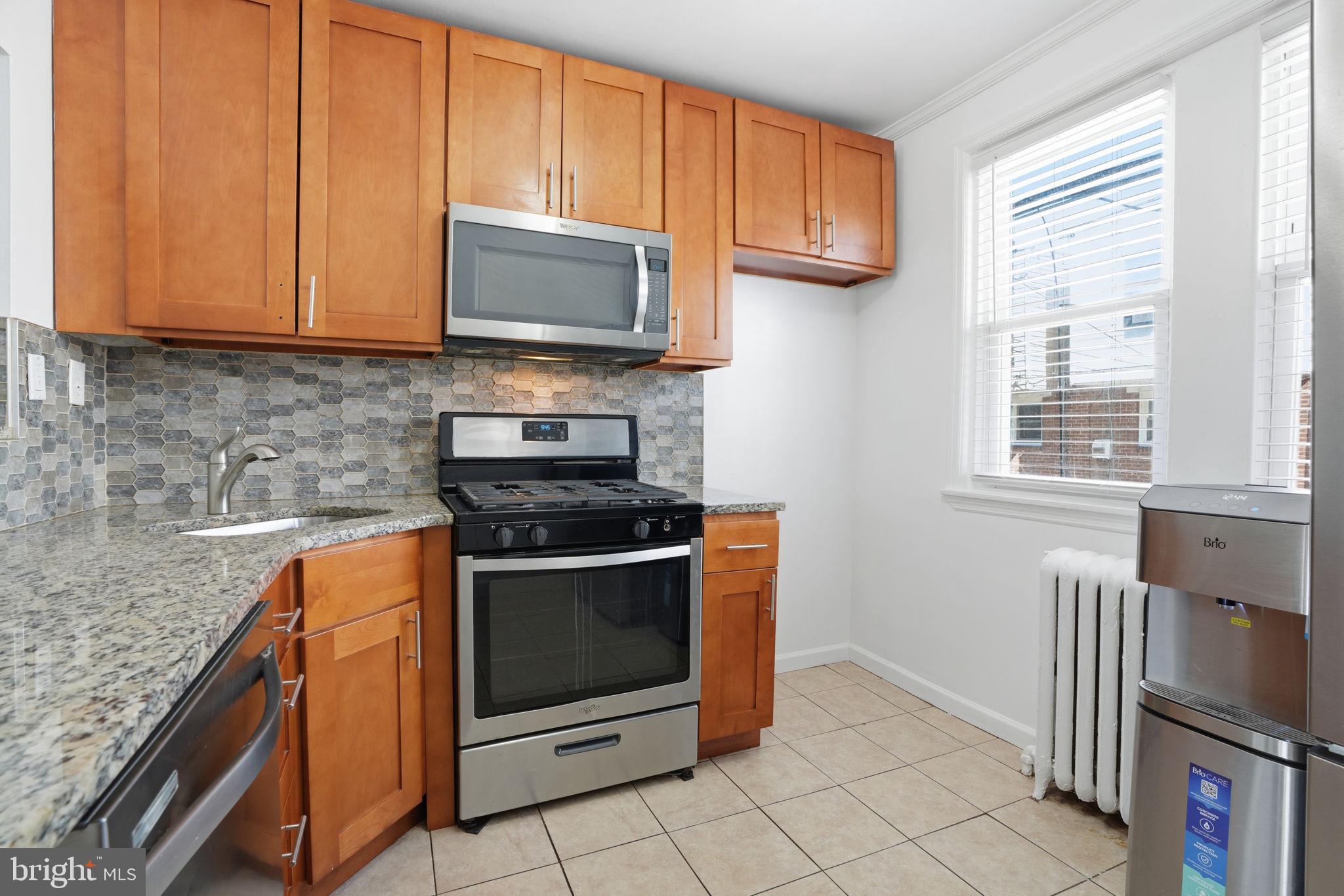 OXFORD CIRCLE - Residential